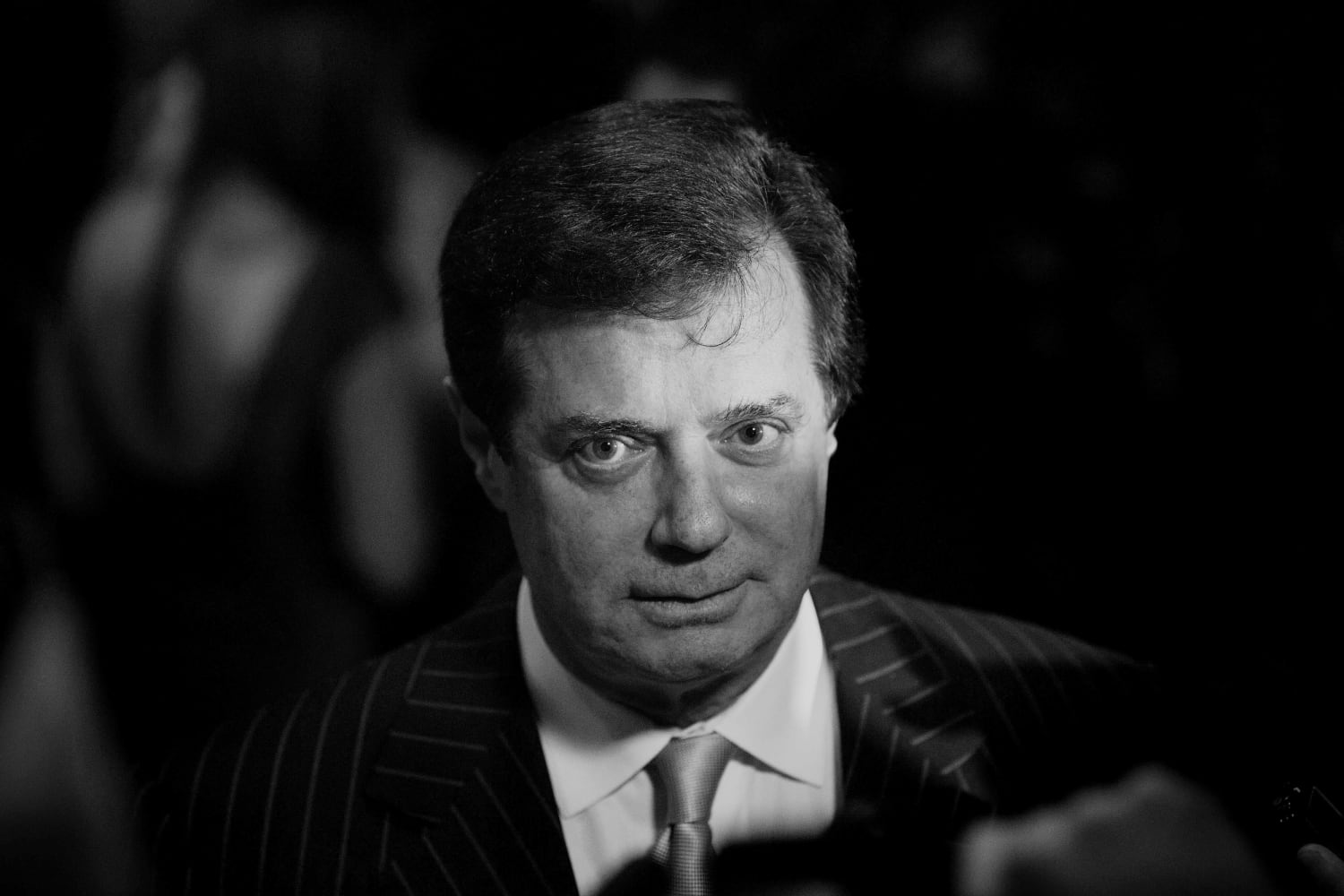 Why was Paul Manafort traveling to Dubai with a revoked Passport? thumbnail
