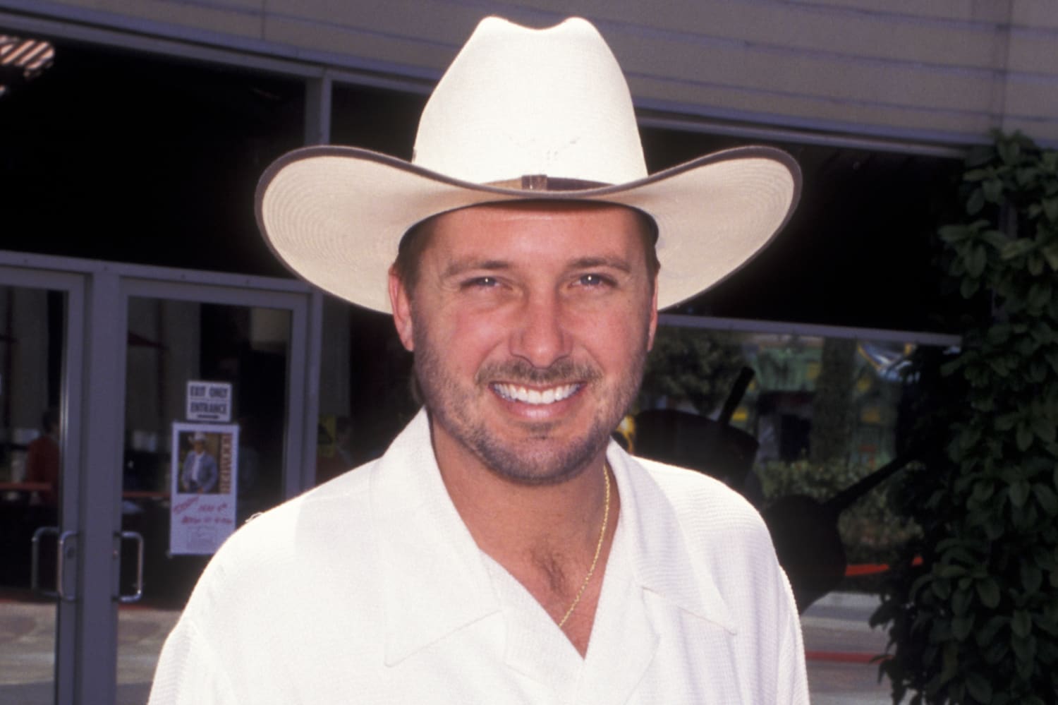 Country music singer Jeff Carson dies at 58