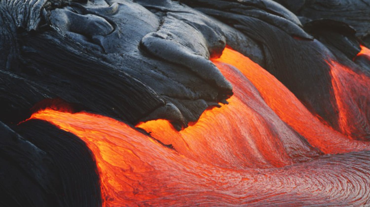 Estudio sobre magma podría ayudar a predecir erupción de volcanes, image size:1500x842