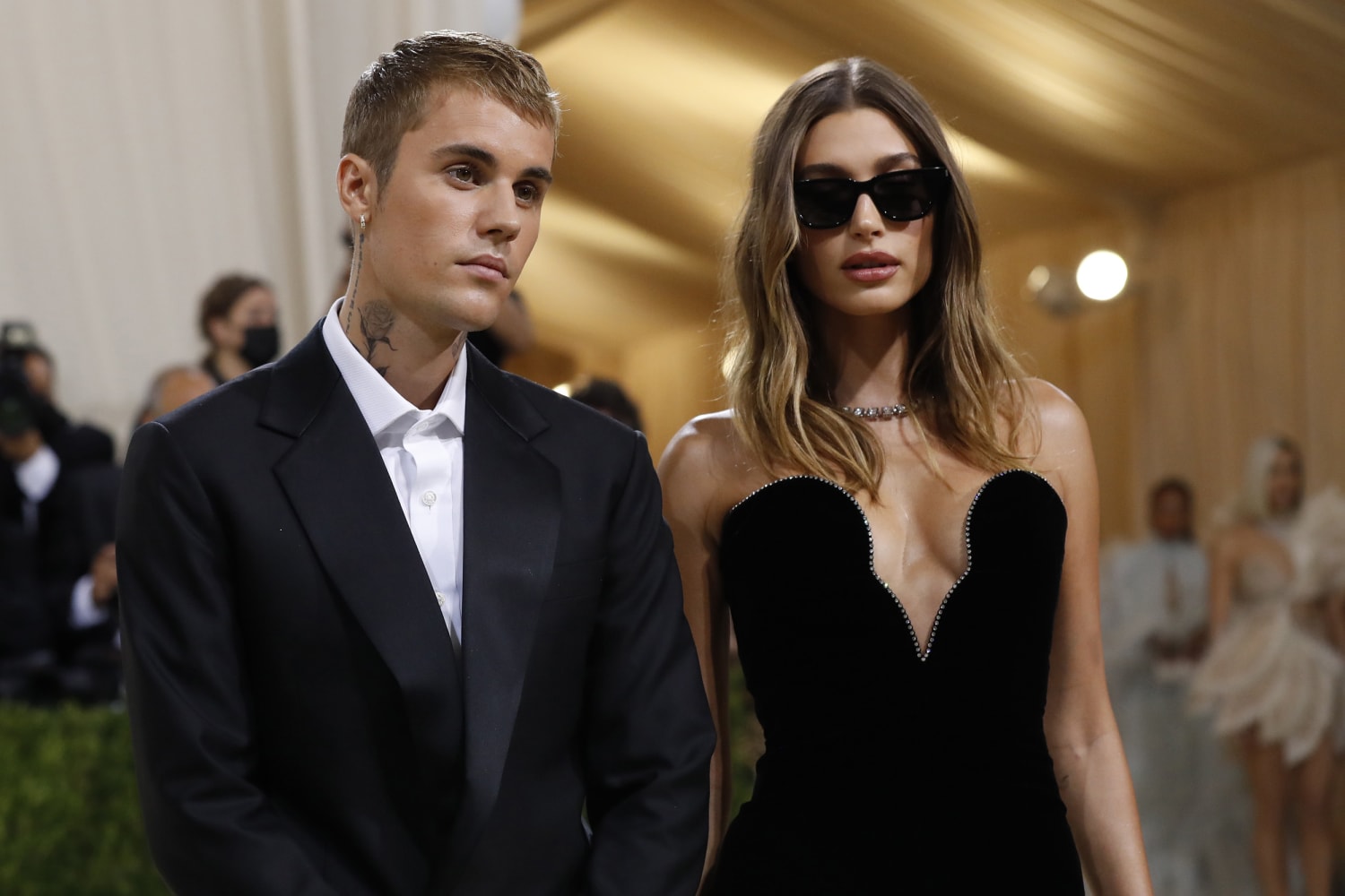 Justin Bieber 'Peaches' Lyrics & Meaning Explained As He Sings About Wife  Hailey - Capital