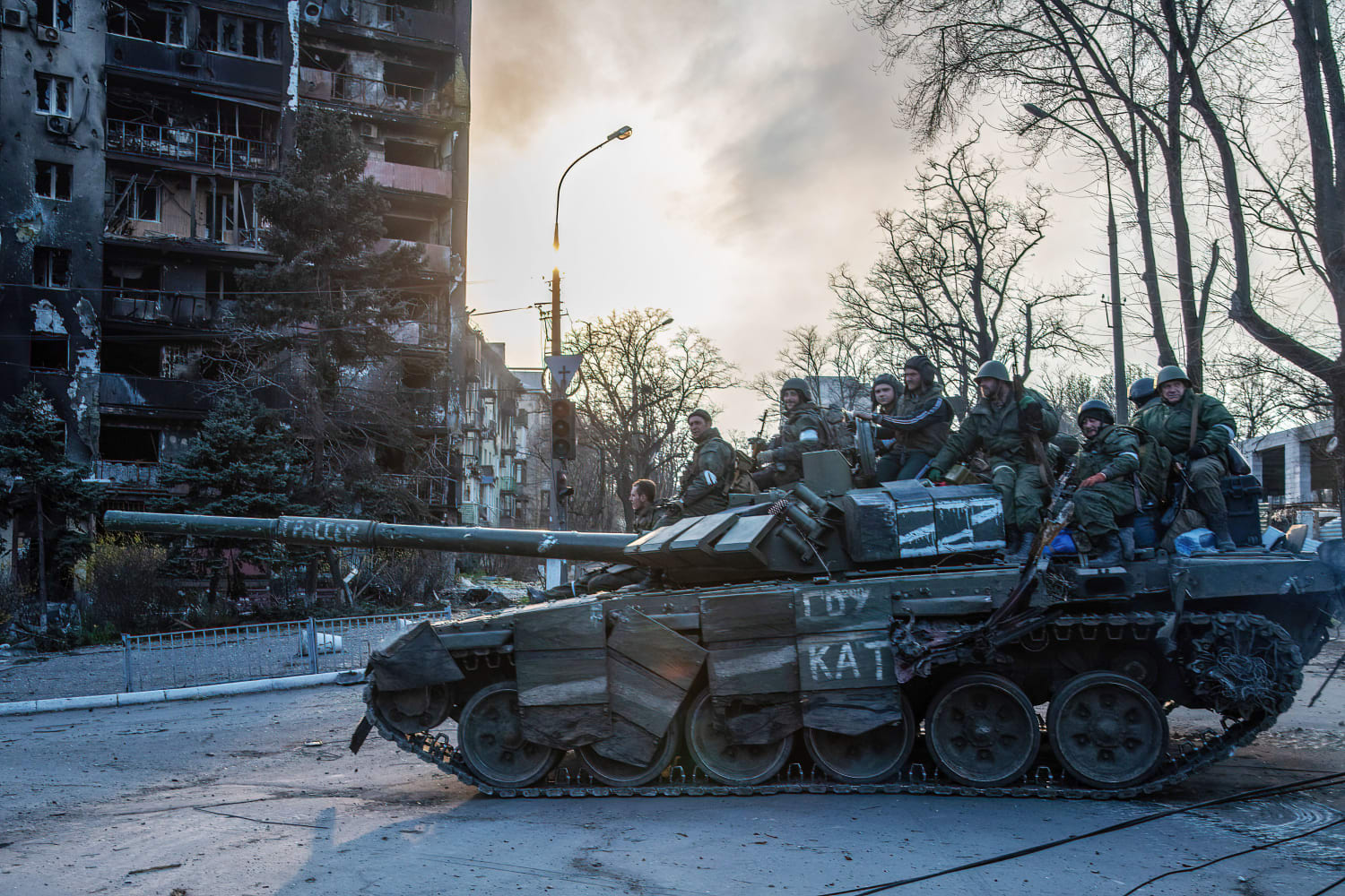 Укропы сегодня. Т90м прорыв на Украине уничтоженный. Т-90м прорыв на Украине. Т-90 на Украине 2022. Т-90 прорыв на Украине 2022.