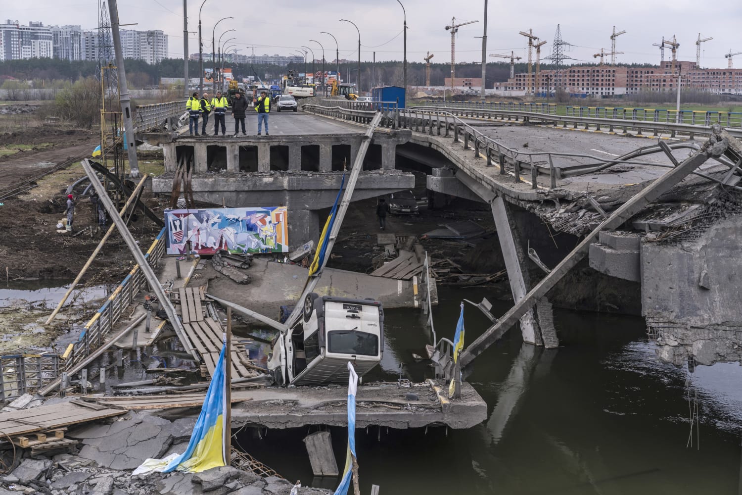 With Russians gone from Kyiv region, crews move in to clear deadly booby  traps left behind