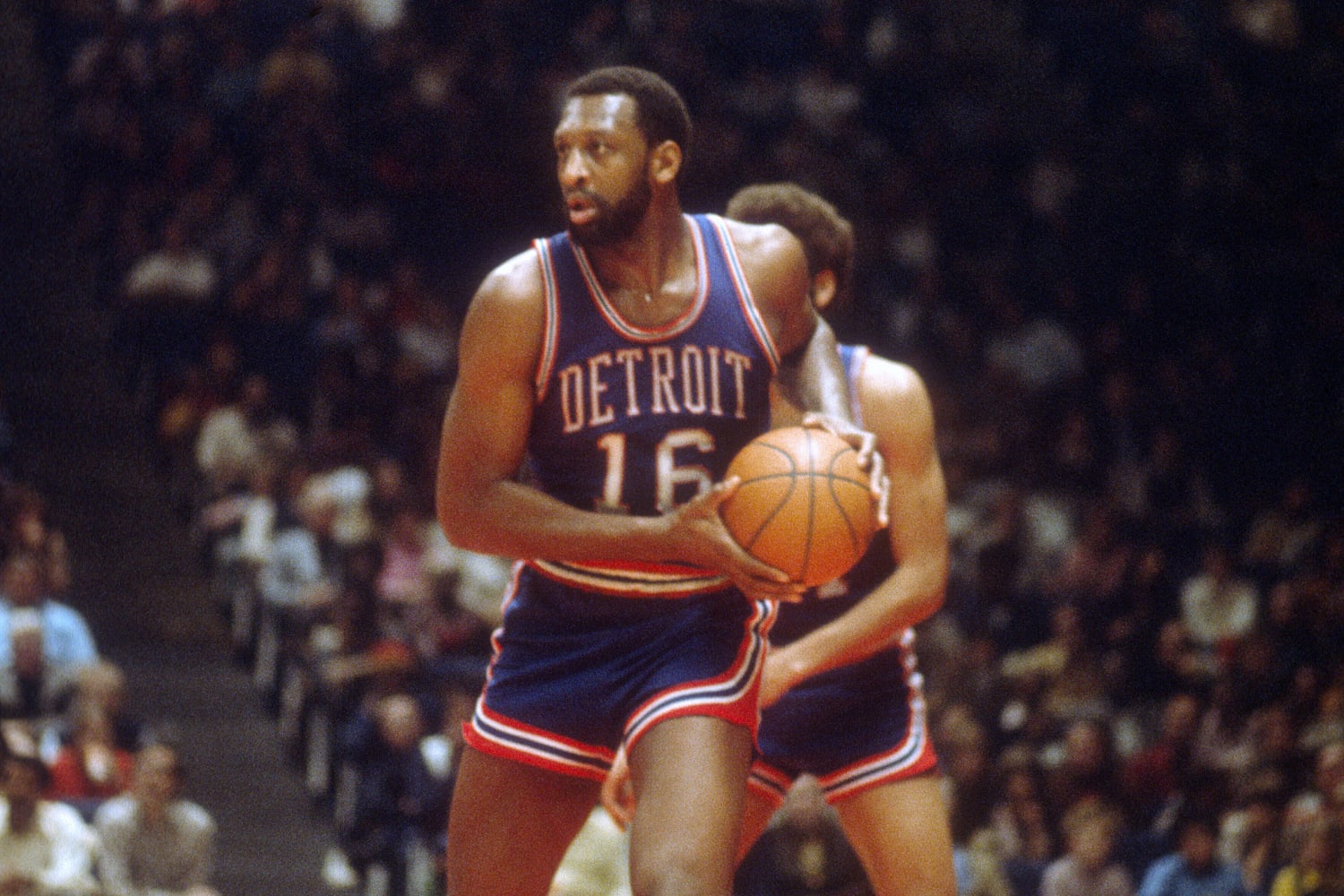 Former Milwaukee Bucks, Detroit Pistons star, Bob Lanier, dies at 73 – WKTY