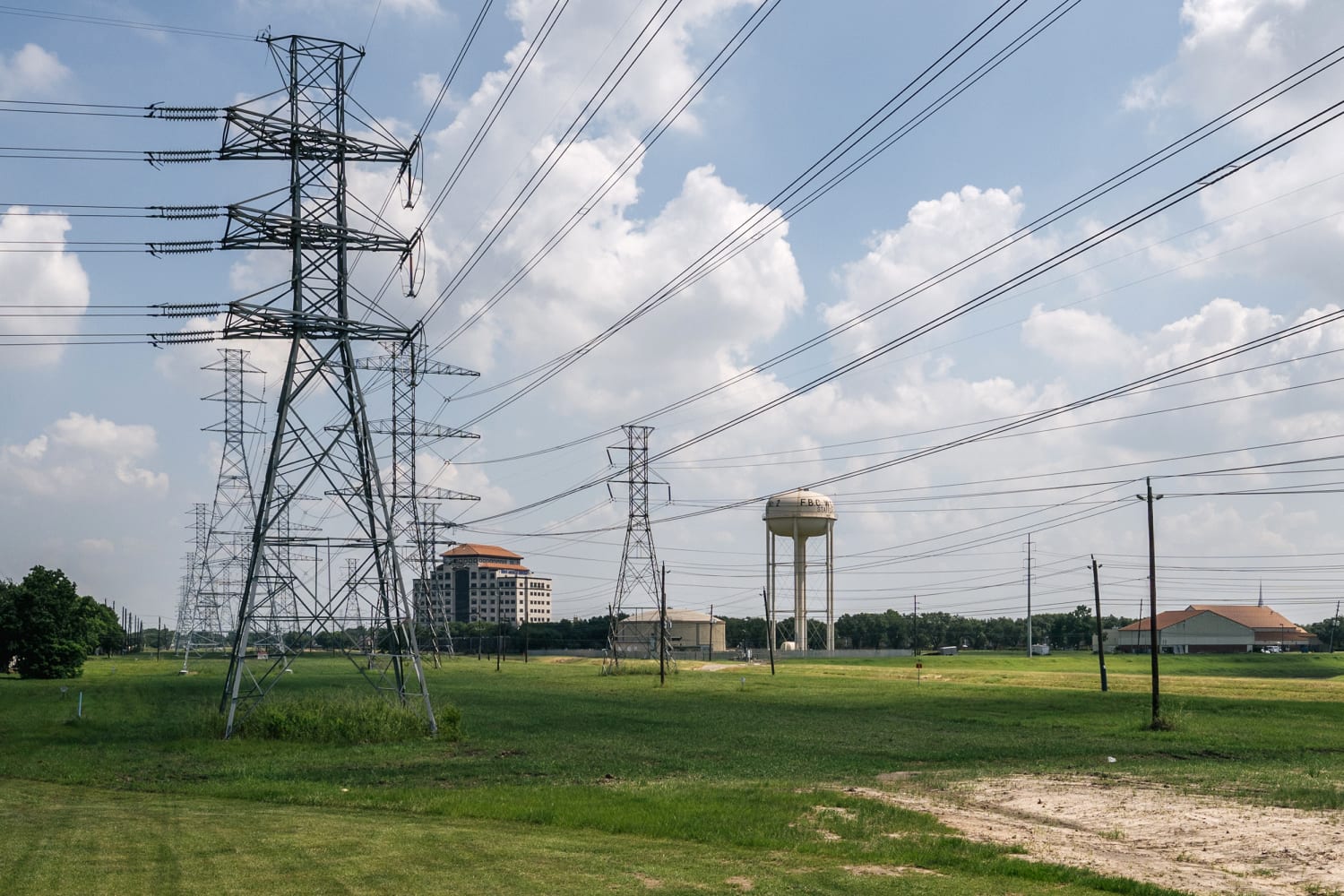 Texas power grid operator asks customers to conserve electricity after six plants go offline