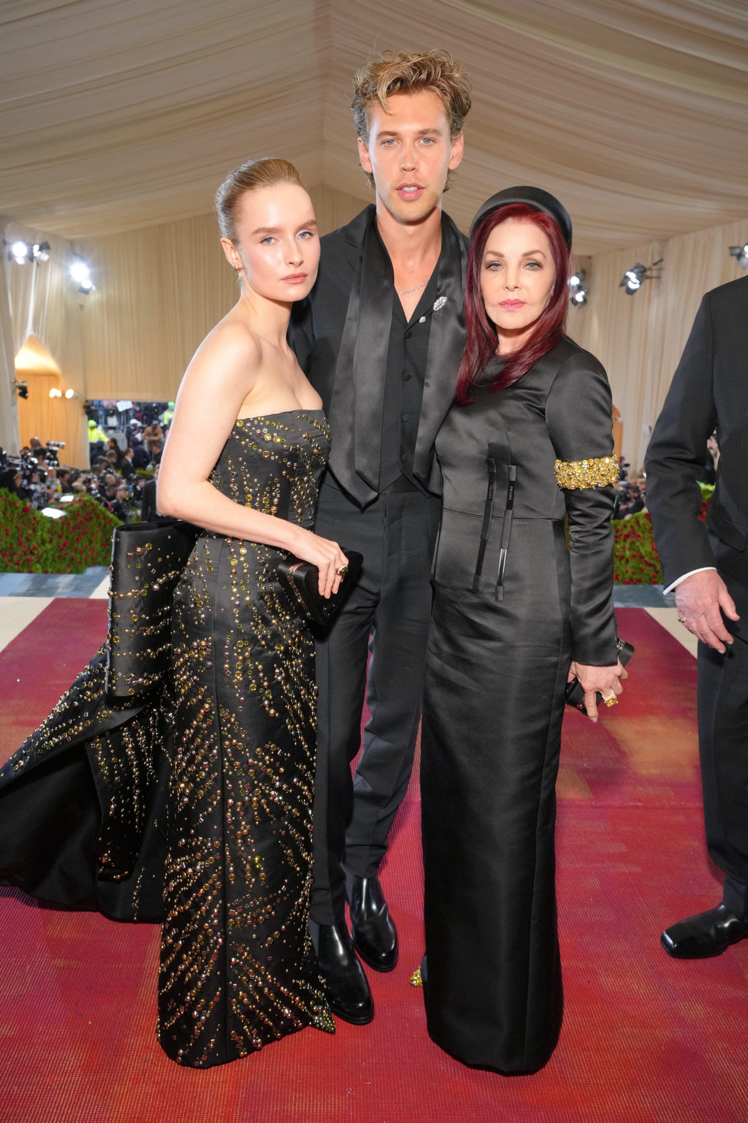Elvis' Star Austin Butler Accompanies Priscilla Presley on Met Gala Red  Carpet