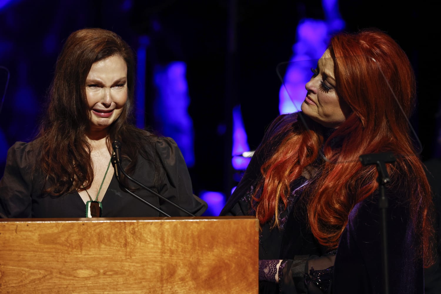 Naomi Judd tearfully honored at Country Music Hall of Fame induction