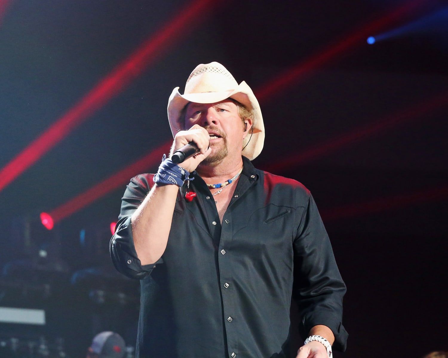 Toby Keith battling stomach cancer