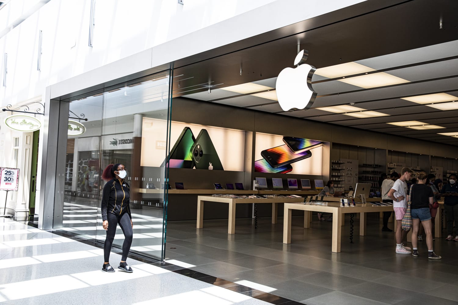 Apple Stores in Loudoun County