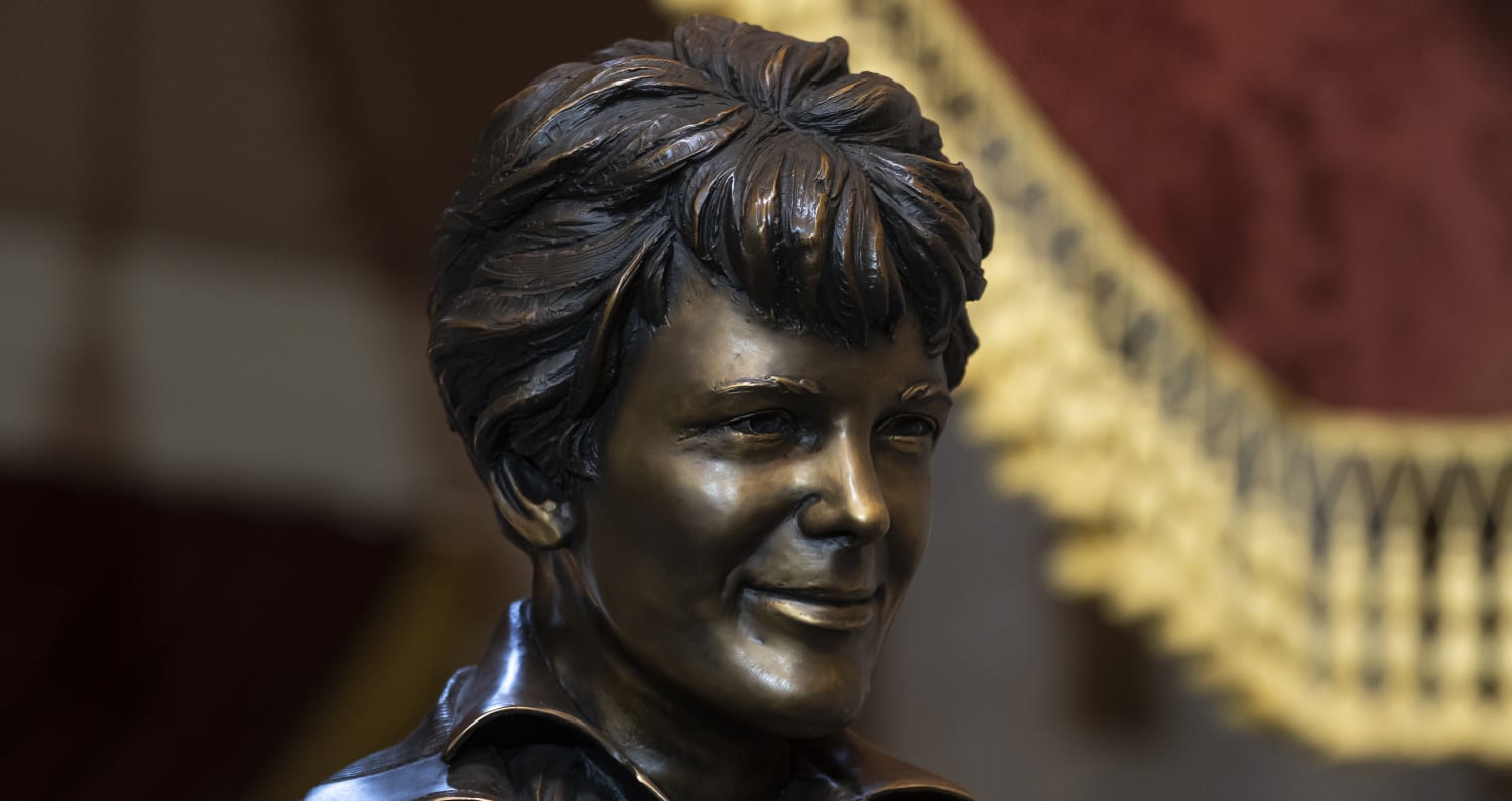 Aviator Amelia Earhart Honored With Statue at U.S. Capitol – NBC4 Washington