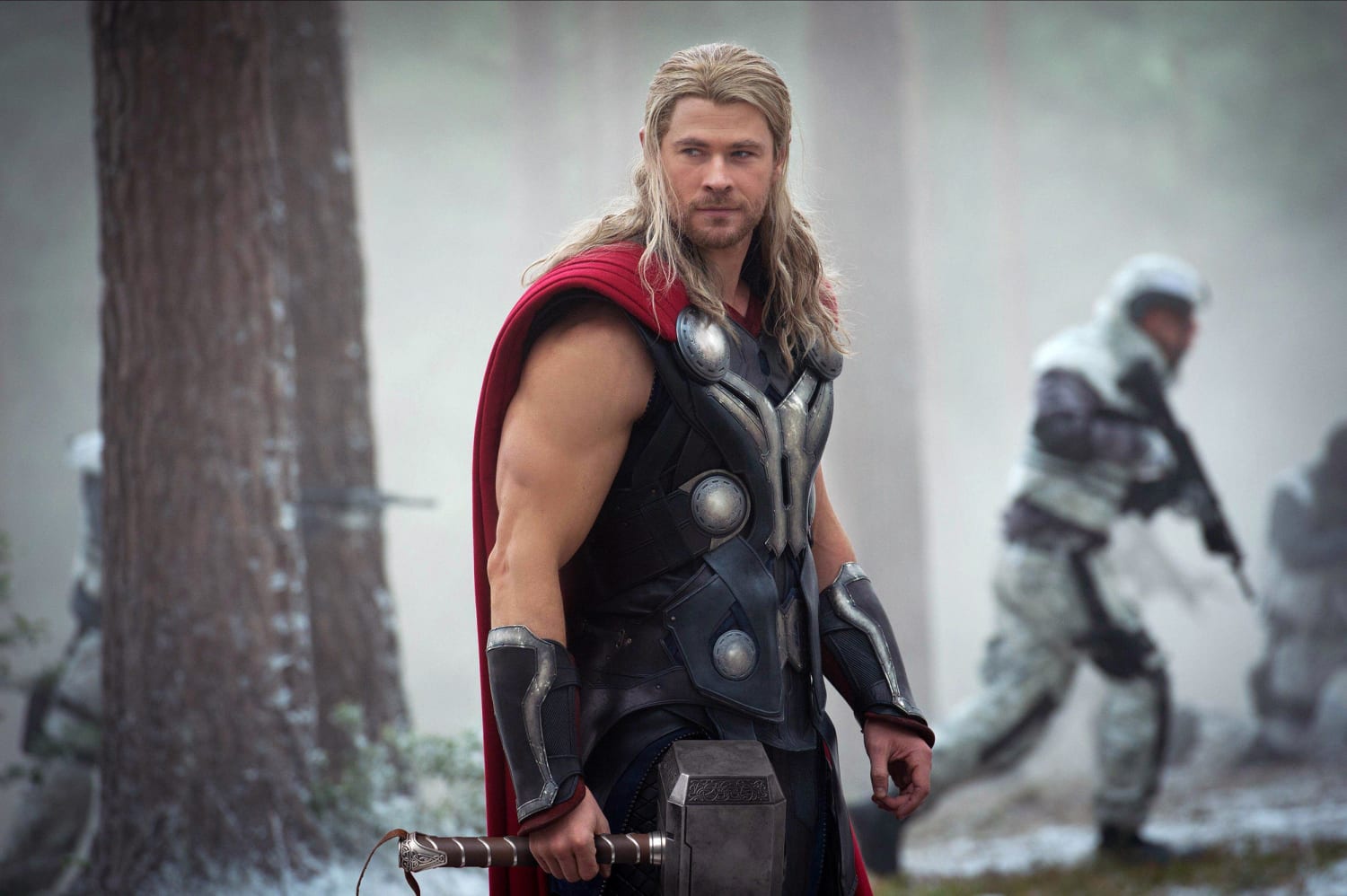 Chris Hemsworth Shares Photo of Daughter on Thor Set