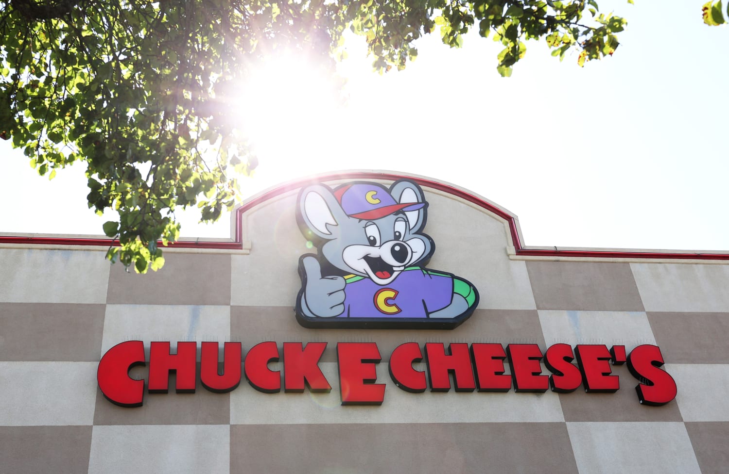 Chuck E. Cheese ‘deeply saddened’ after mother posts video of mascot ignoring Black child
