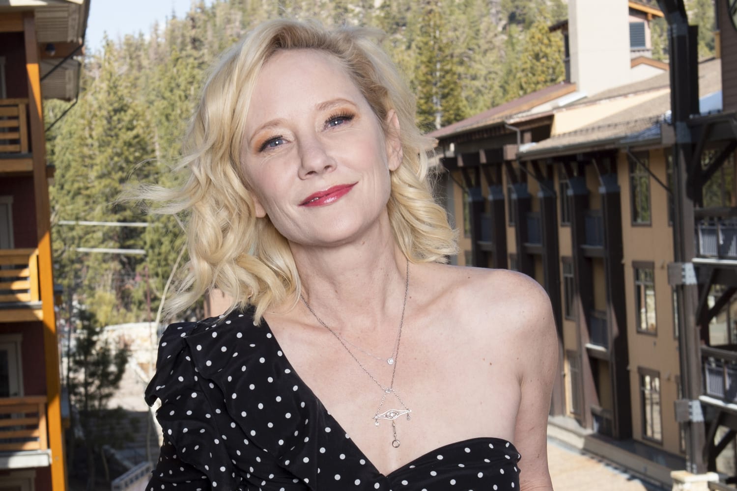 Actress-Anne-Heche-critically-injured-in-Los-Angeles-crash