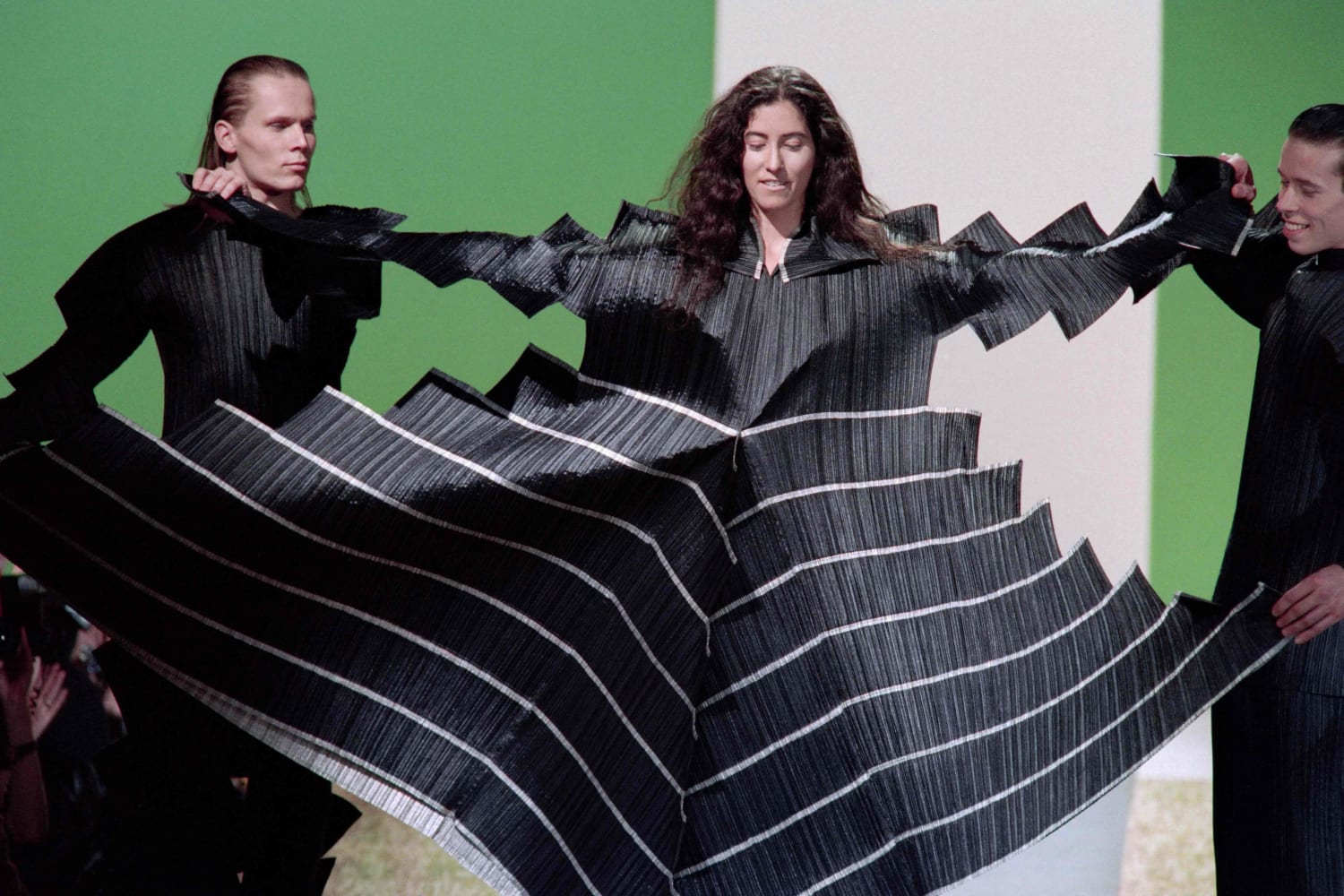 Issey Miyake, Who Opened a Door for Japanese Fashion, Dies at 84 - The New  York Times