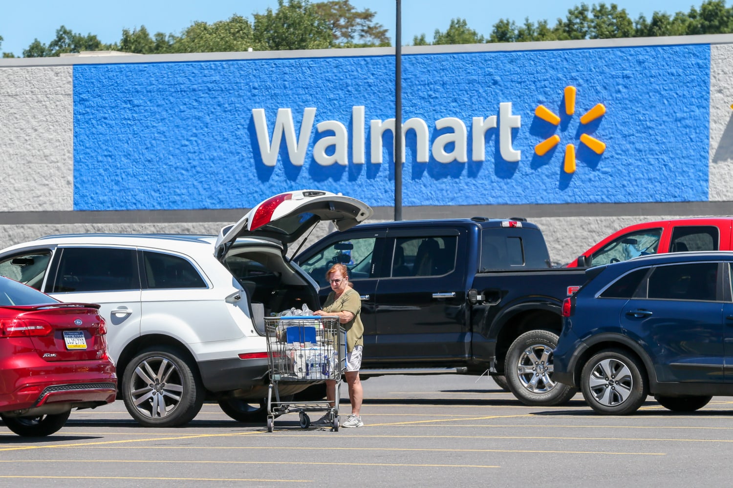 High-earning consumers gravitate toward Walmart, LVMH as inflation