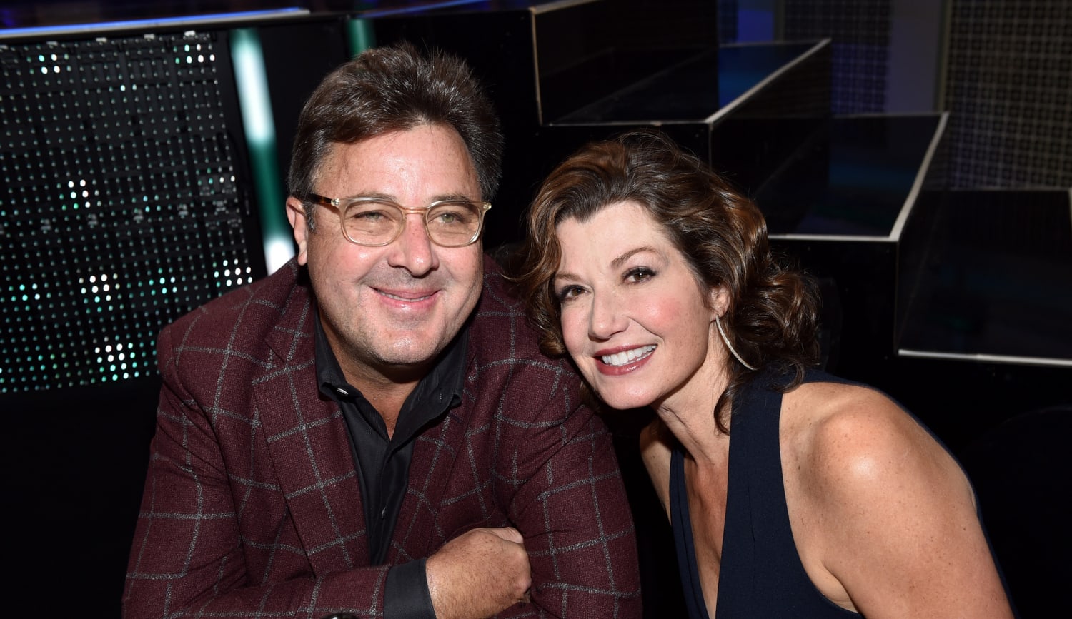 Vince Gill brings out daughter for surprise performance after wife Amy Grants accident image