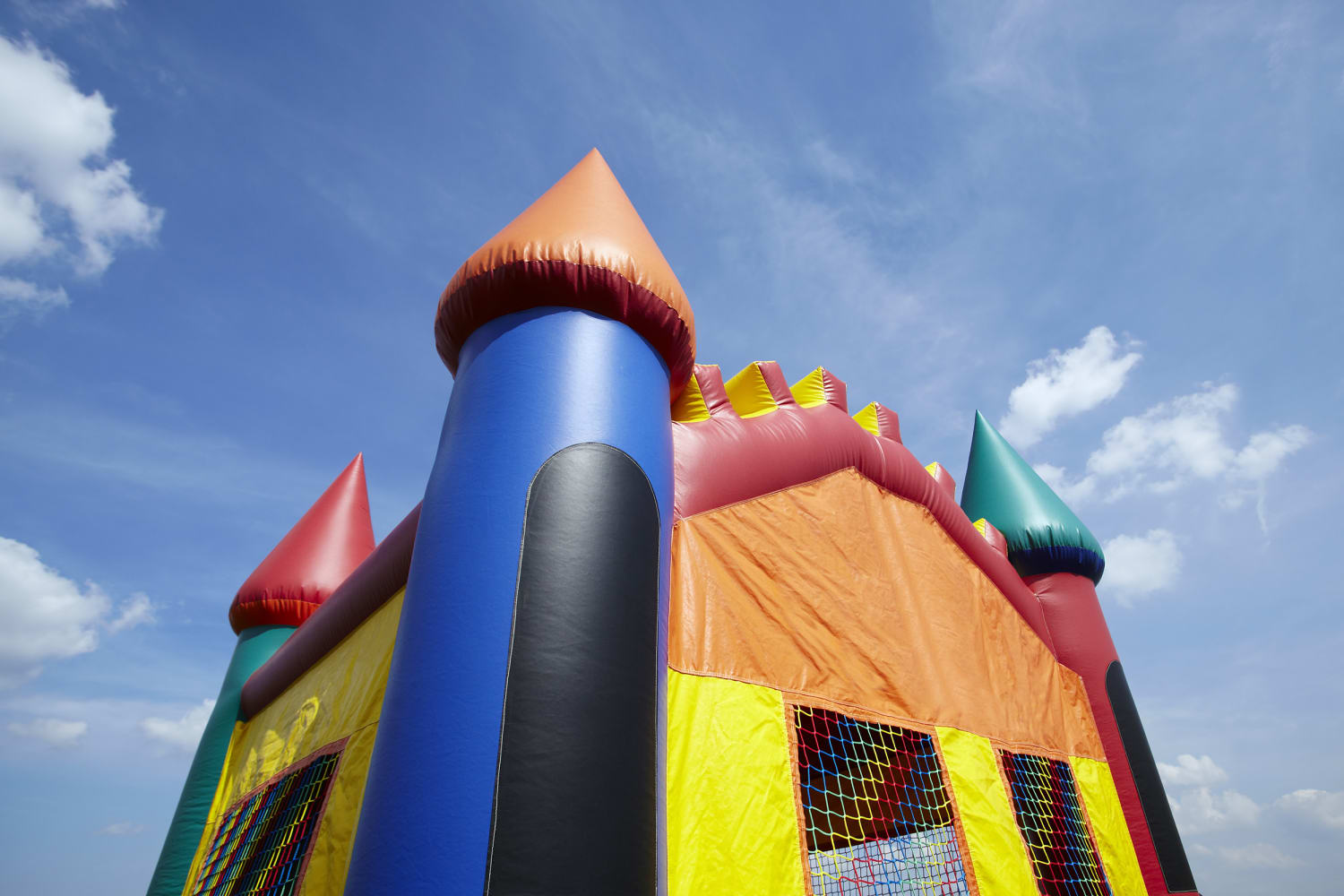 What Is The Best Commercial Castle Bounce House? thumbnail