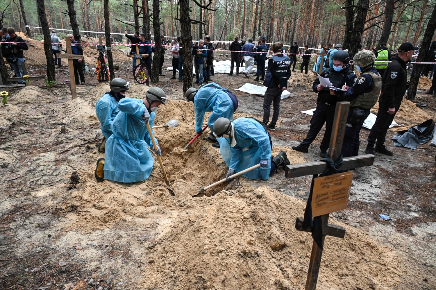 Mass graves unearthed in Ukraine's Izyum after Russian retreat