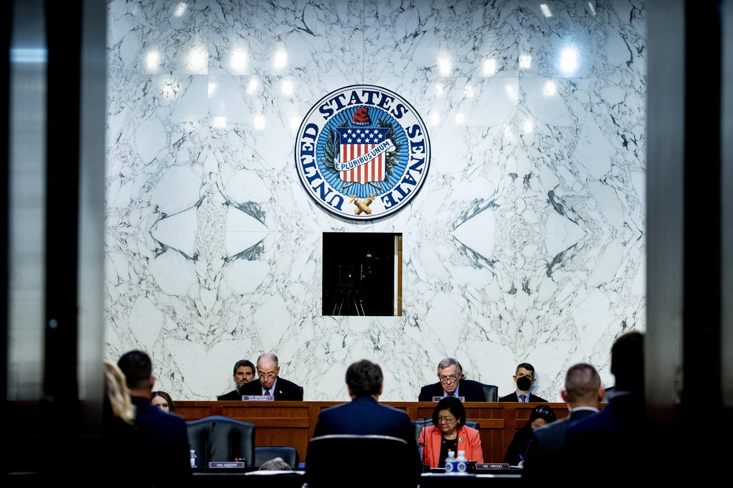 Senate committee advances bill to help news organizations combat Big Tech's power thumbnail