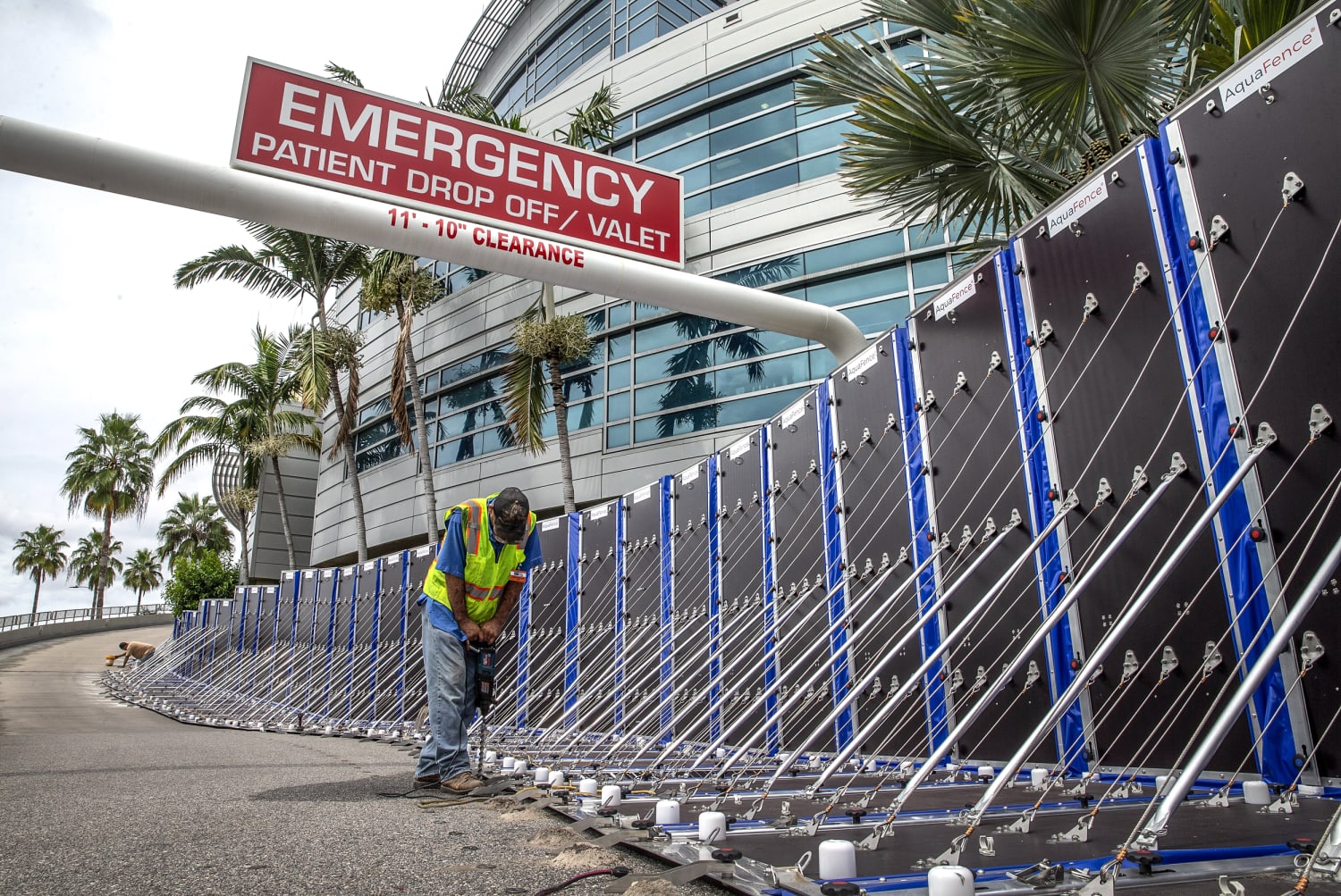 Hospitals report evacuations, lockdowns and water outages as Florida reels from Ian