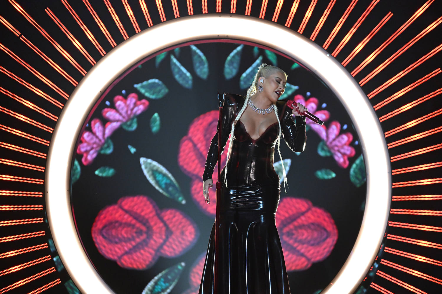 Christina Aguilera Gets Star on Hollywood Walk of Fame – Billboard