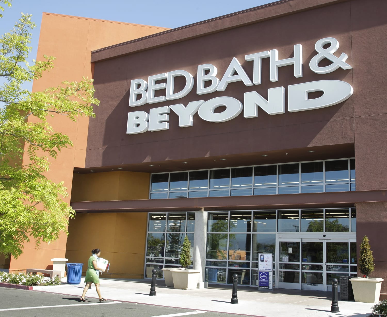 Bed Bath & Beyond exec fatally falls from New York's 'Jenga Building' days after company announces massive closures and layoffs