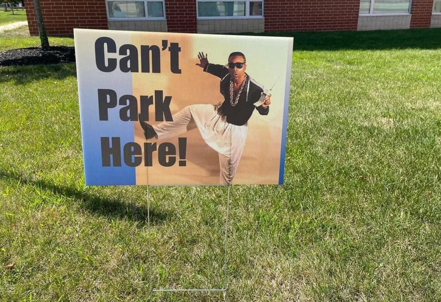Pull your pants up : r/funnysigns