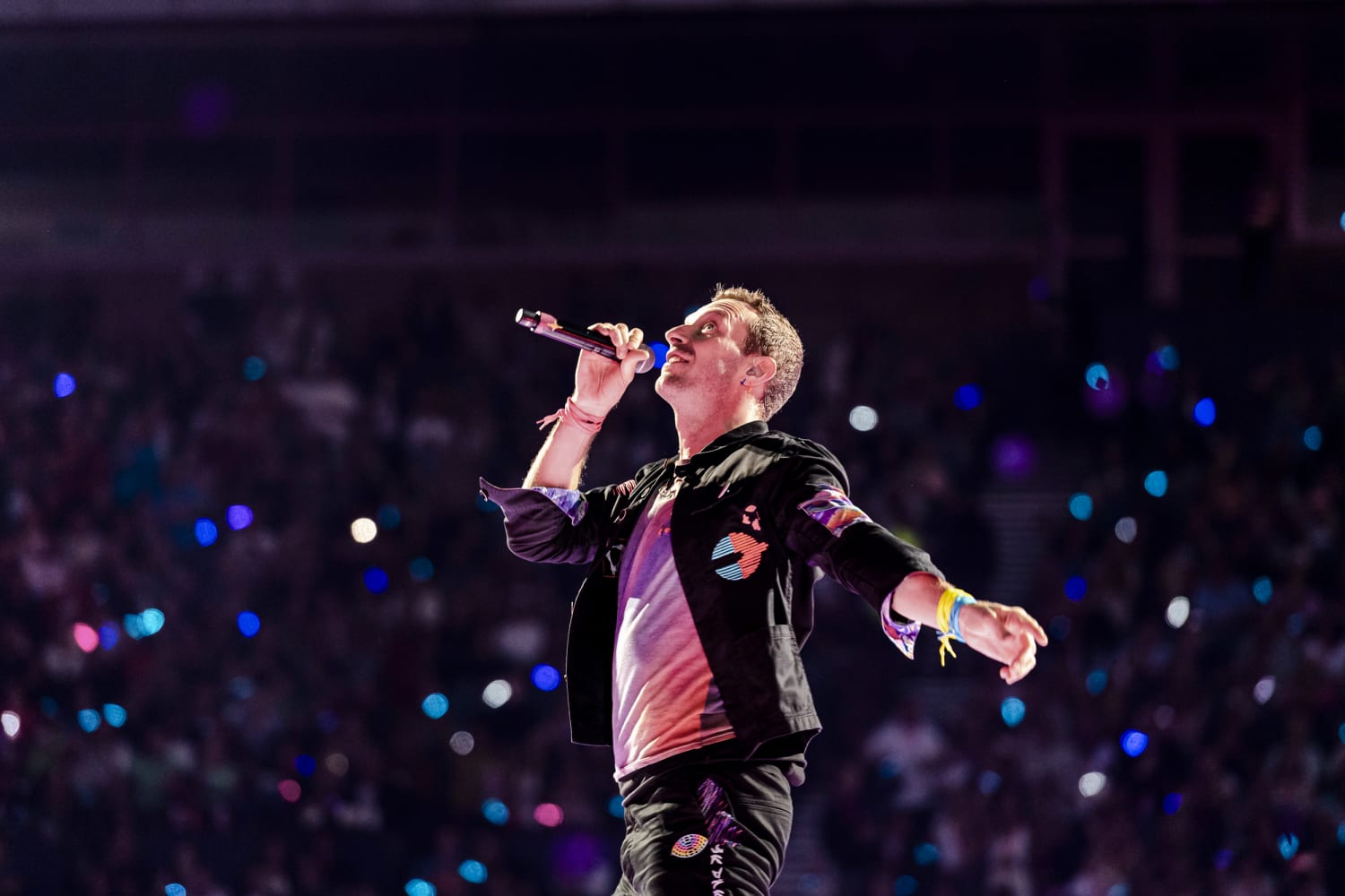 Coldplay suspends tour over singer Chris Martin's 'serious lung infection'