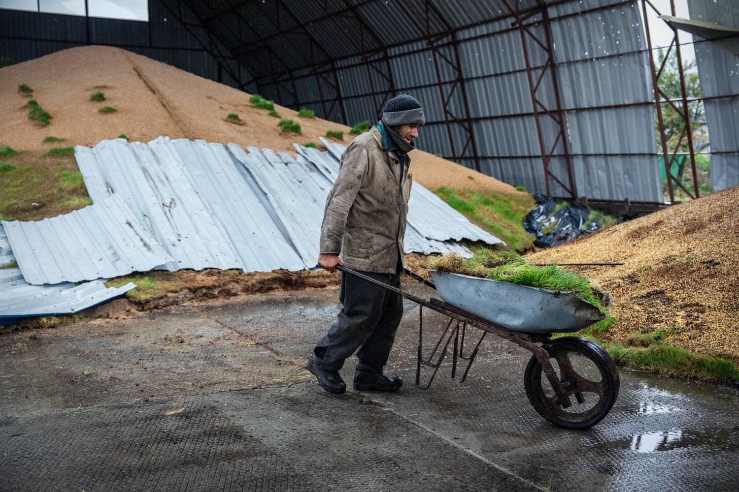 Russia says it will suspend UN-brokered Ukraine export deal Russia says it will suspend UN-brokered Ukraine export deal