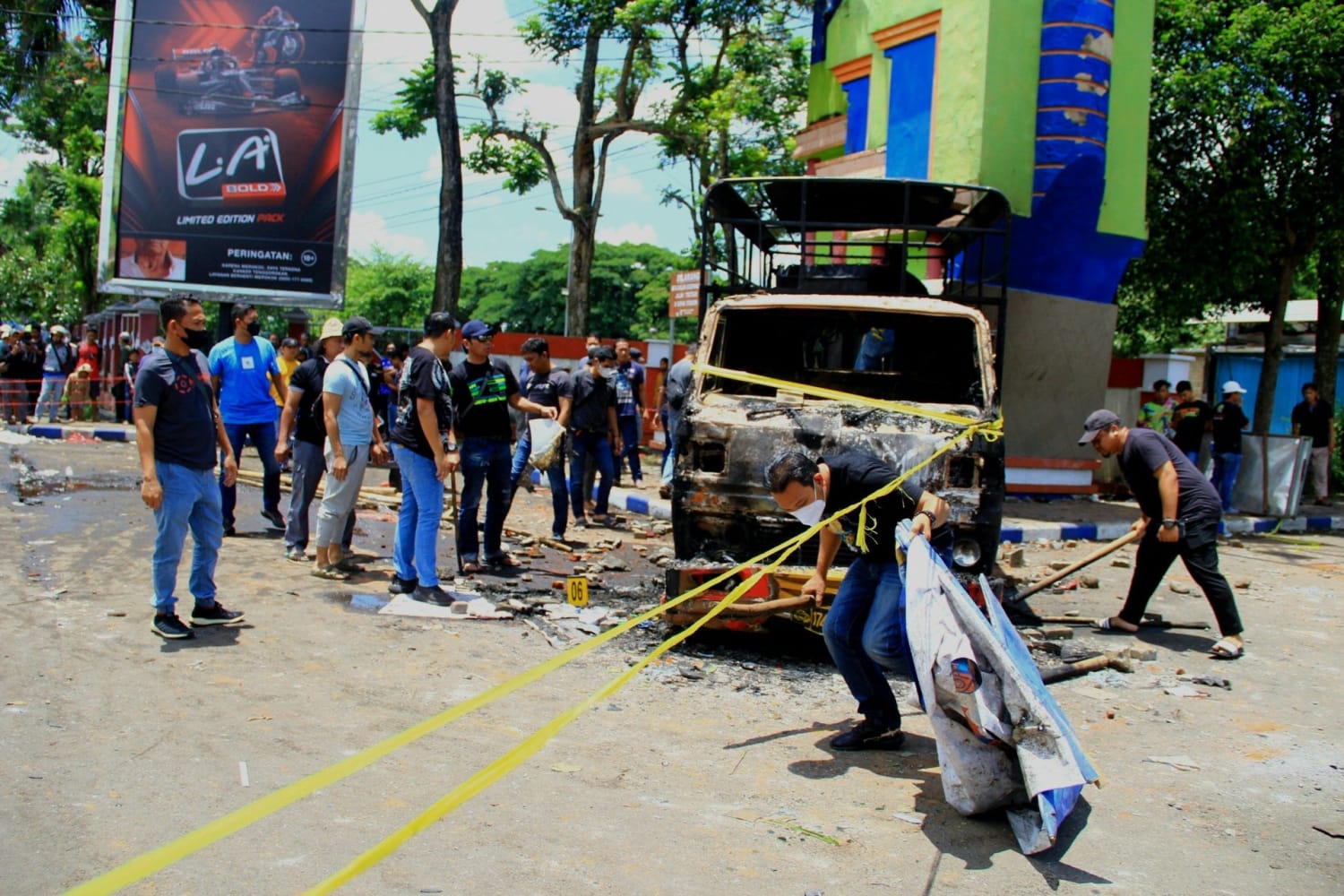 Stampede triggered by tear gas leaves 125 dead after Indonesia soccer match