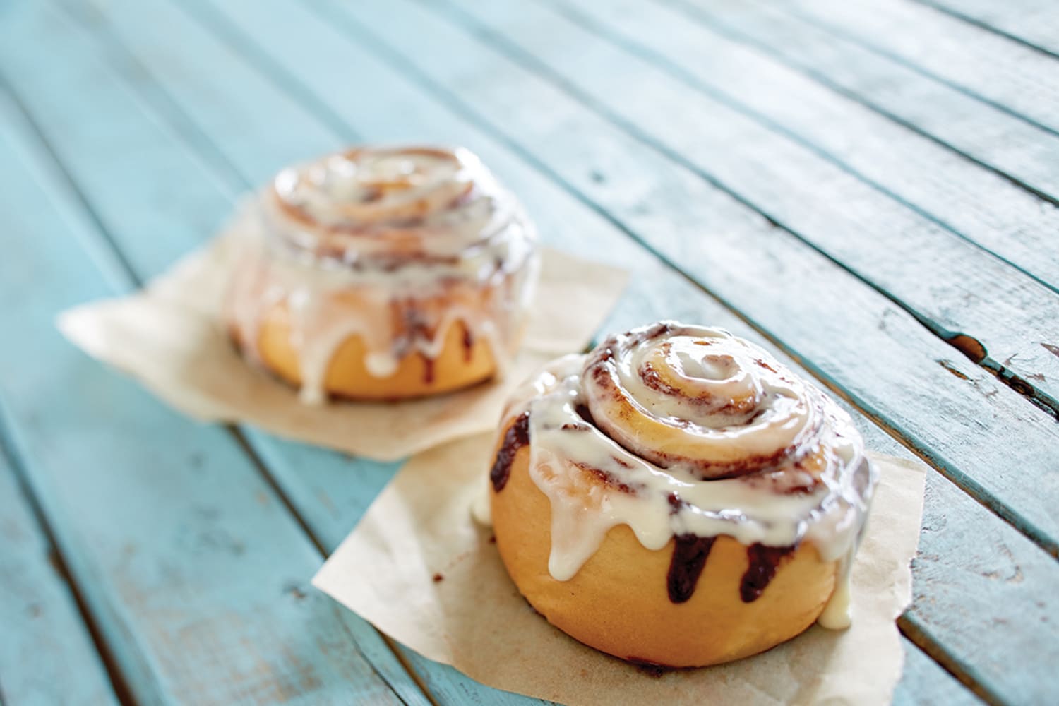 https://media-cldnry.s-nbcnews.com/image/upload/rockcms/2022-10/cinnabon-national-cinnamon-day-3-te-221003-b77861.jpg