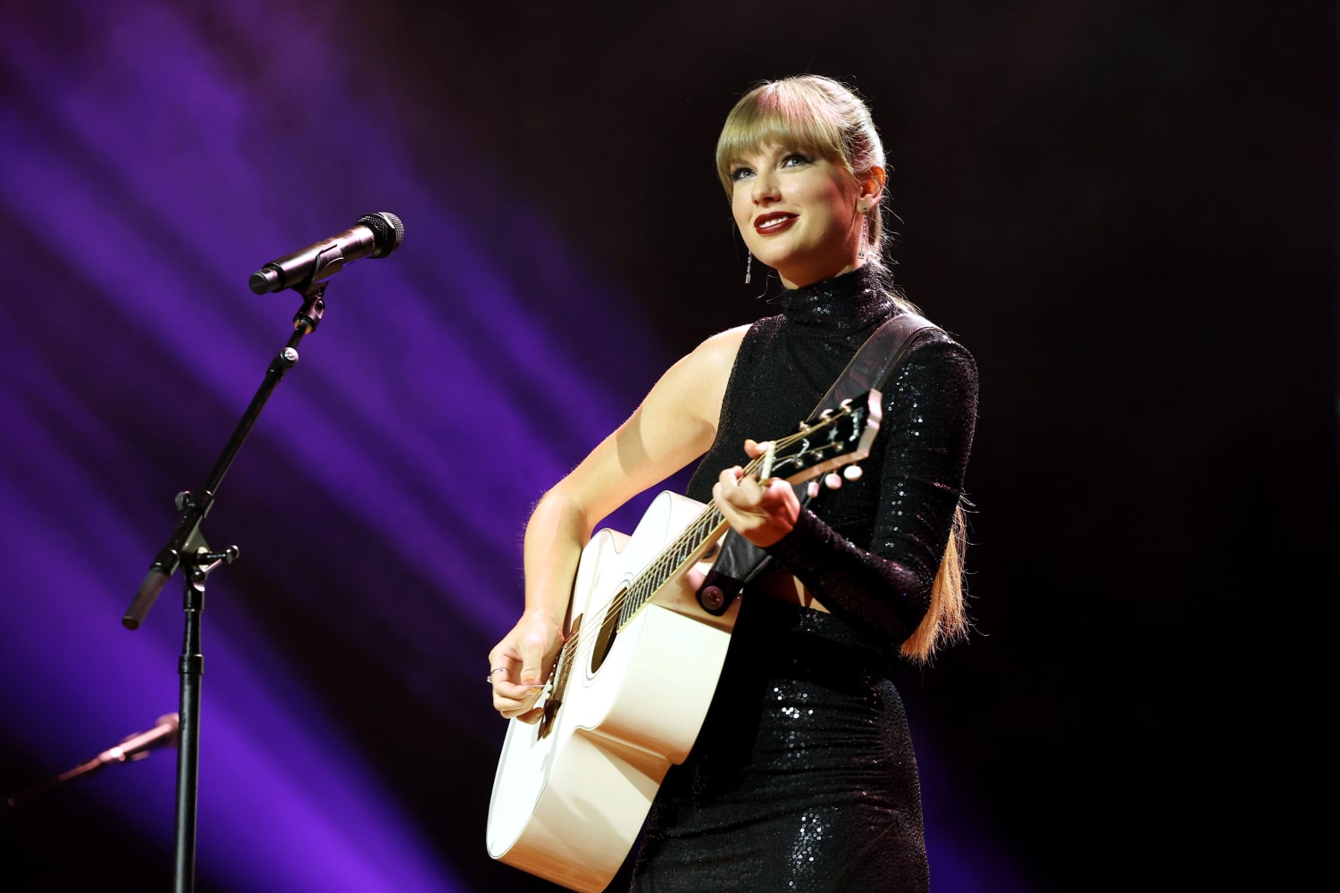 Taylor Swift announces 2023 'Eras Tour' of U.S. stadiums