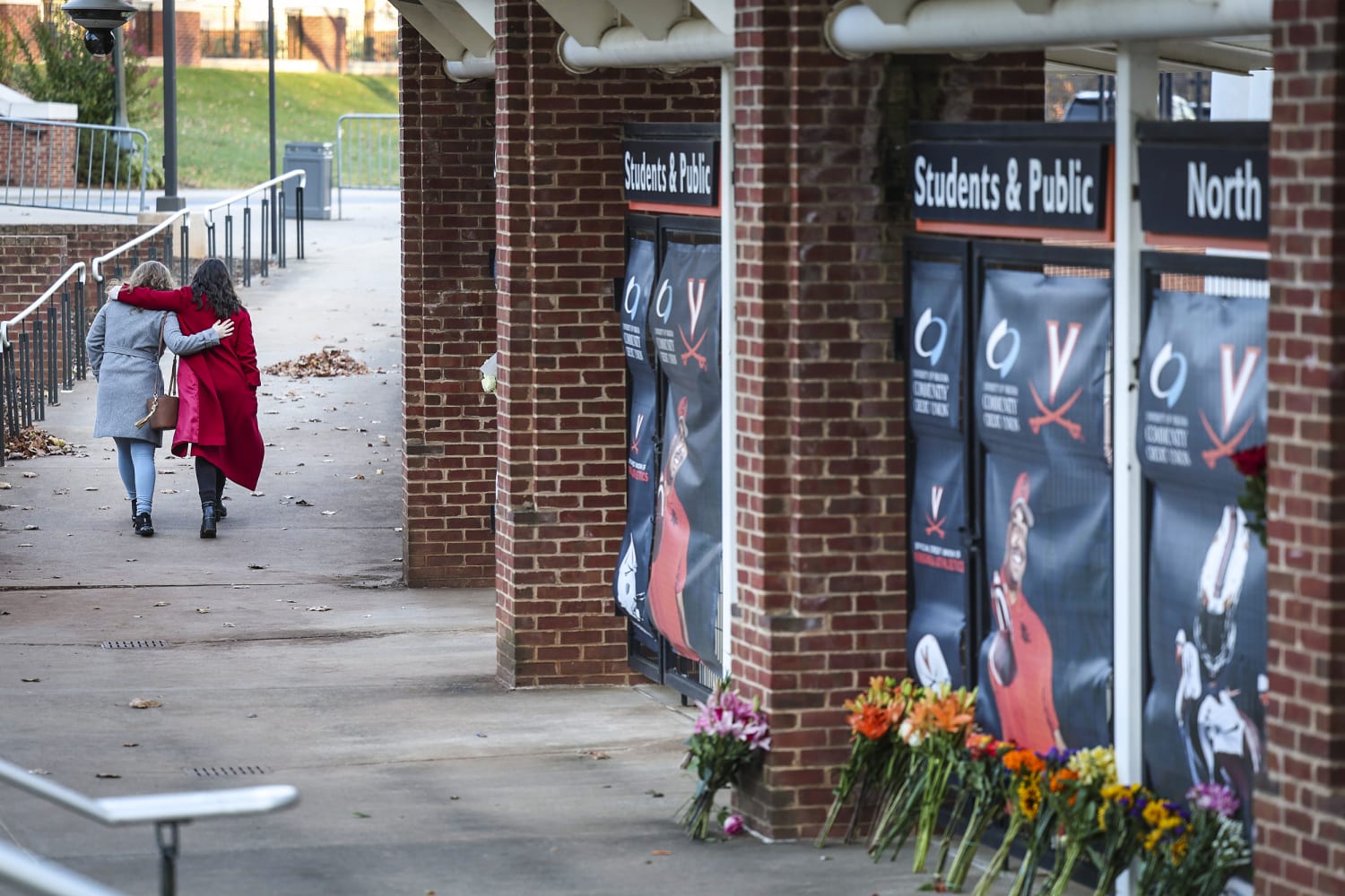 Boy, 14, hit by tour bus at MLK memorial dies