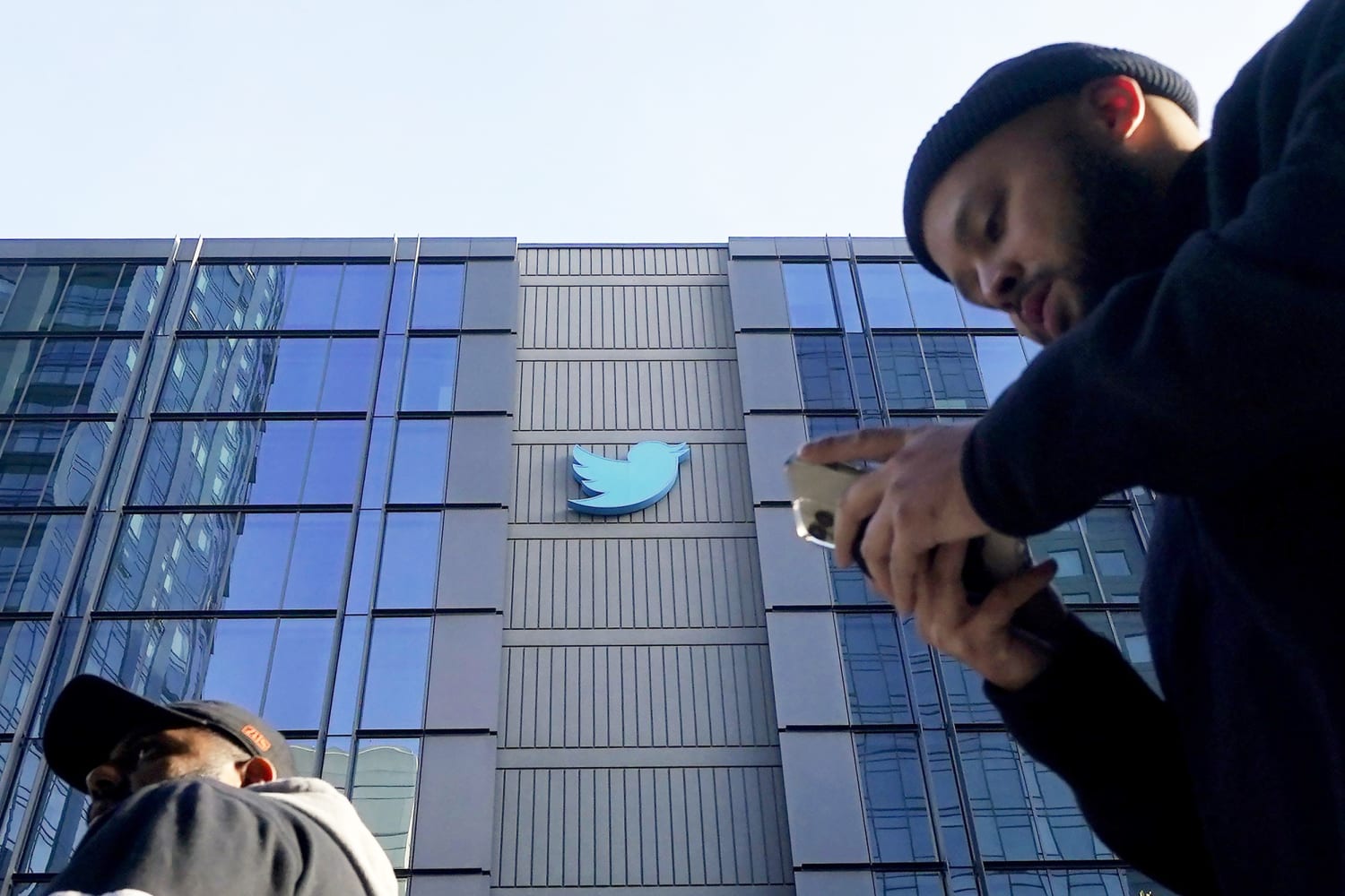 Twitter Blue will cost $7 on the web, $11 on the iPhone, report