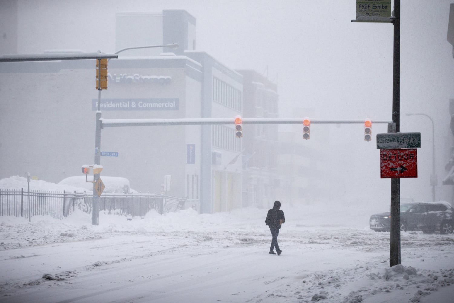 2 dead after shoveling heavy snow as winter storm batters Upstate New York