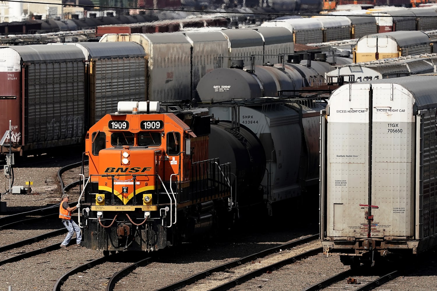 House passes bill to avert looming rail strike, sending it to Senate ahead of crucial deadline