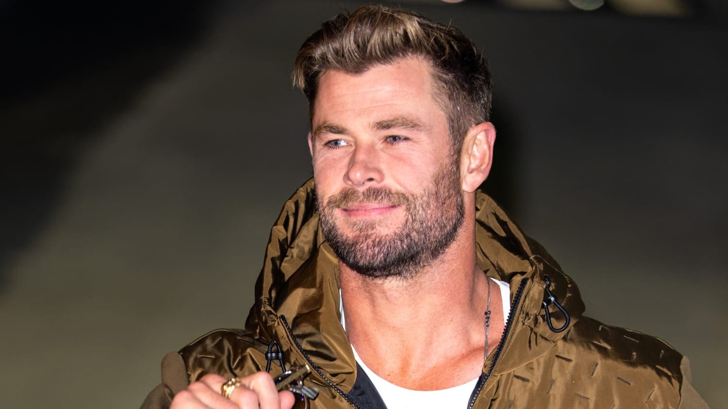 El actor Chris Hemsworth hace una pausa en su carrera al descubrir que  tiene riesgo elevado de desarrollar Alzheimer - BBC News Mundo