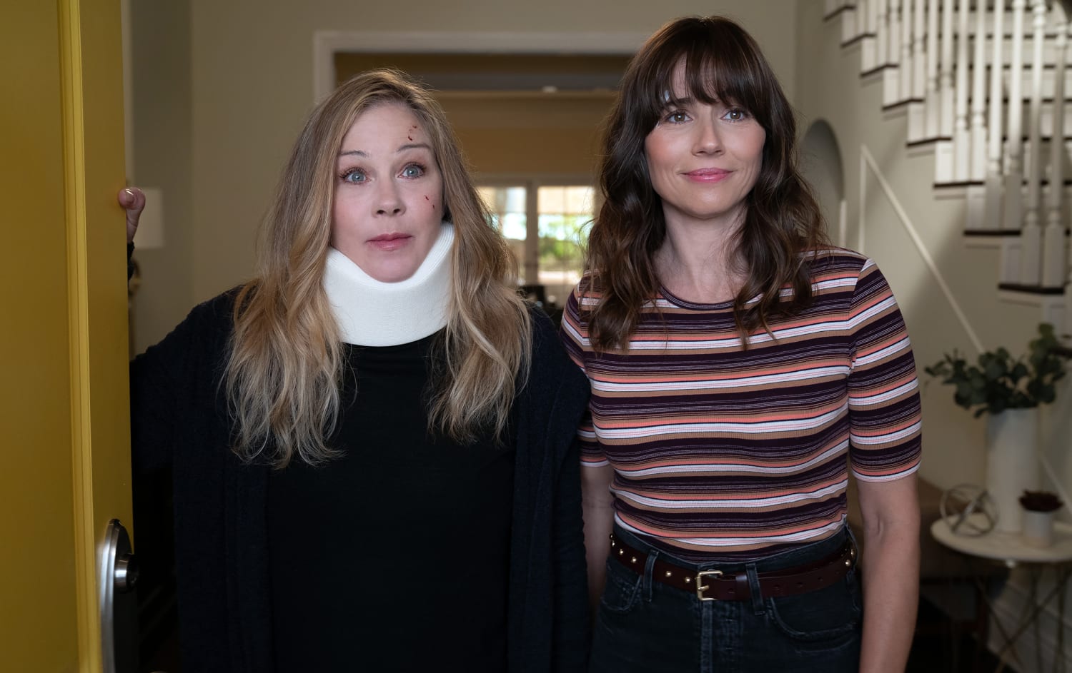 Dead to Me' Cast Praises Christina Applegate Amid Her MS Battle