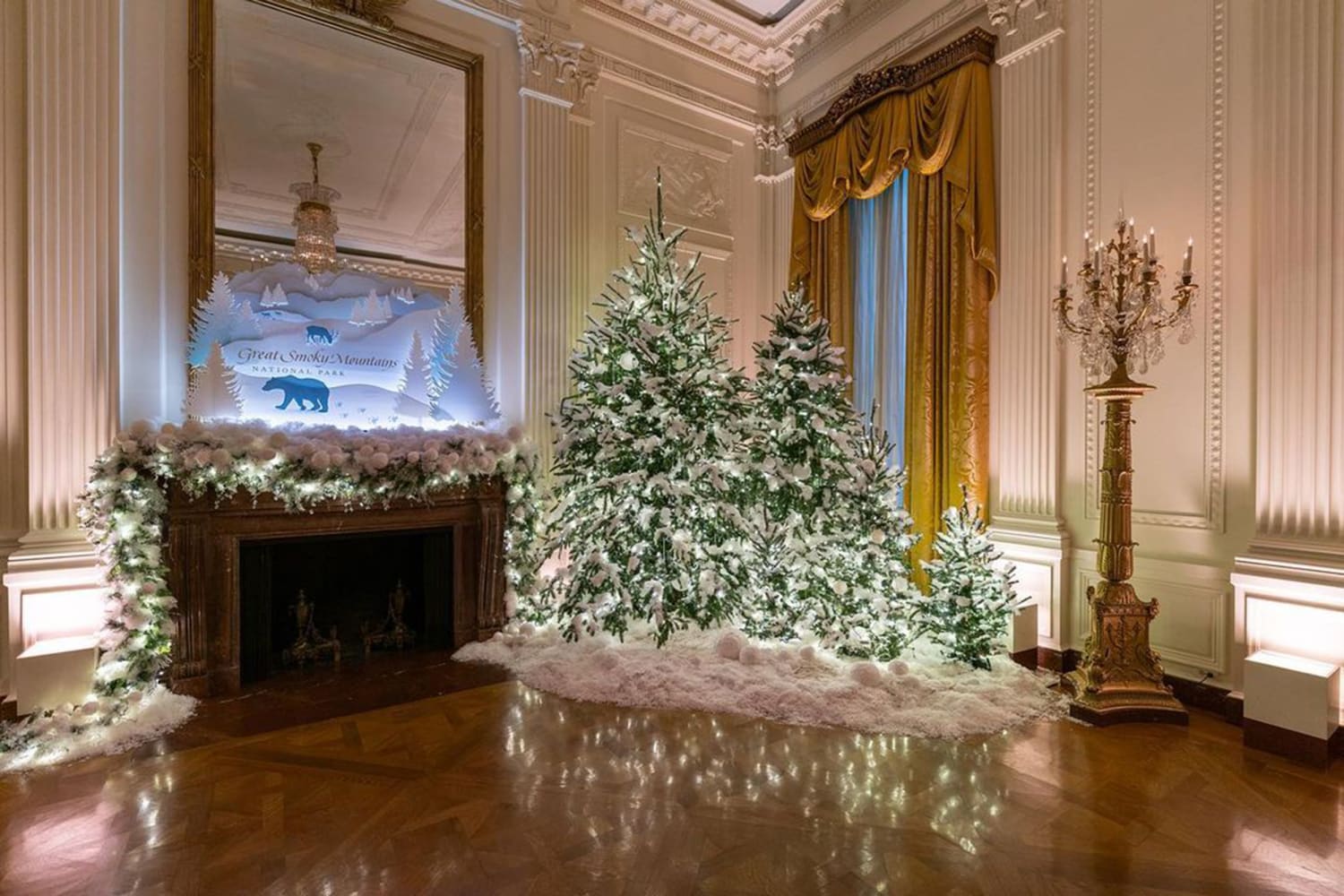 PHOTOS: Check Out the 2022 White House Christmas Decorations