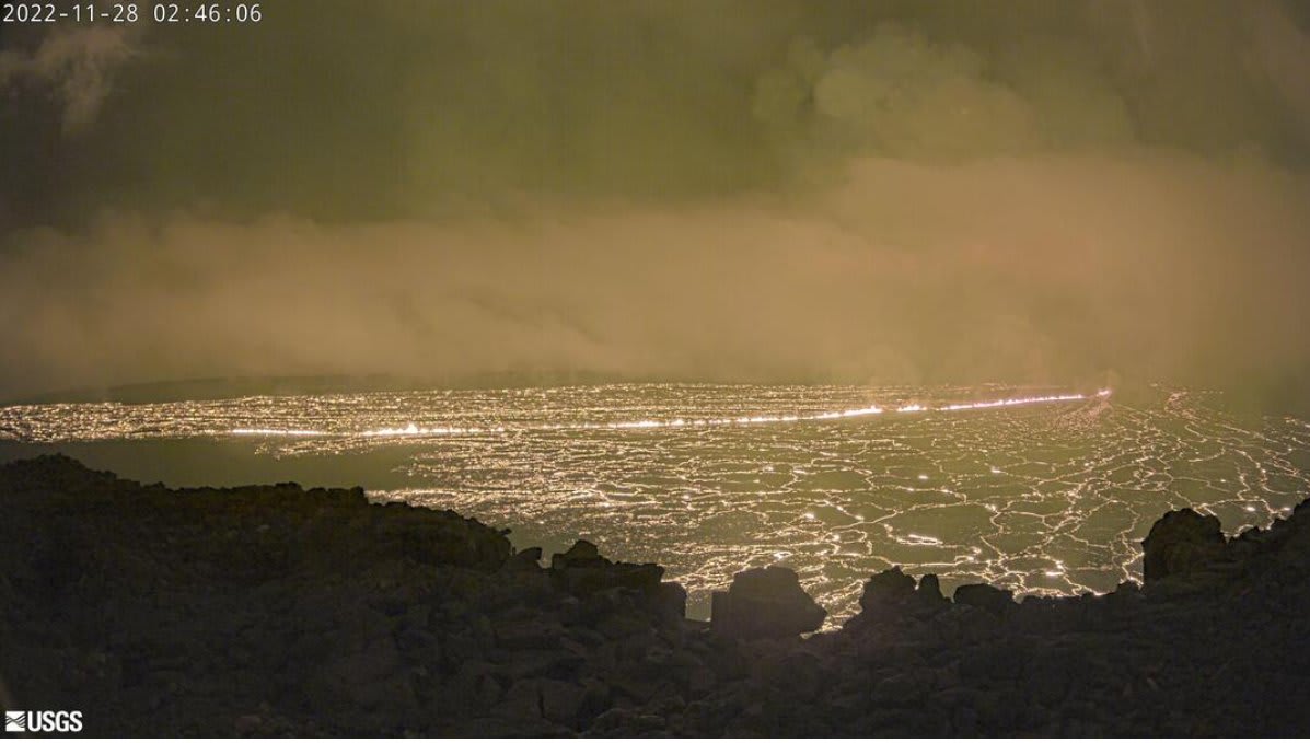 El volcán Mauna Loa entra en erupción en Hawaii por primera vez en cuatro  décadas, image size:1197x679