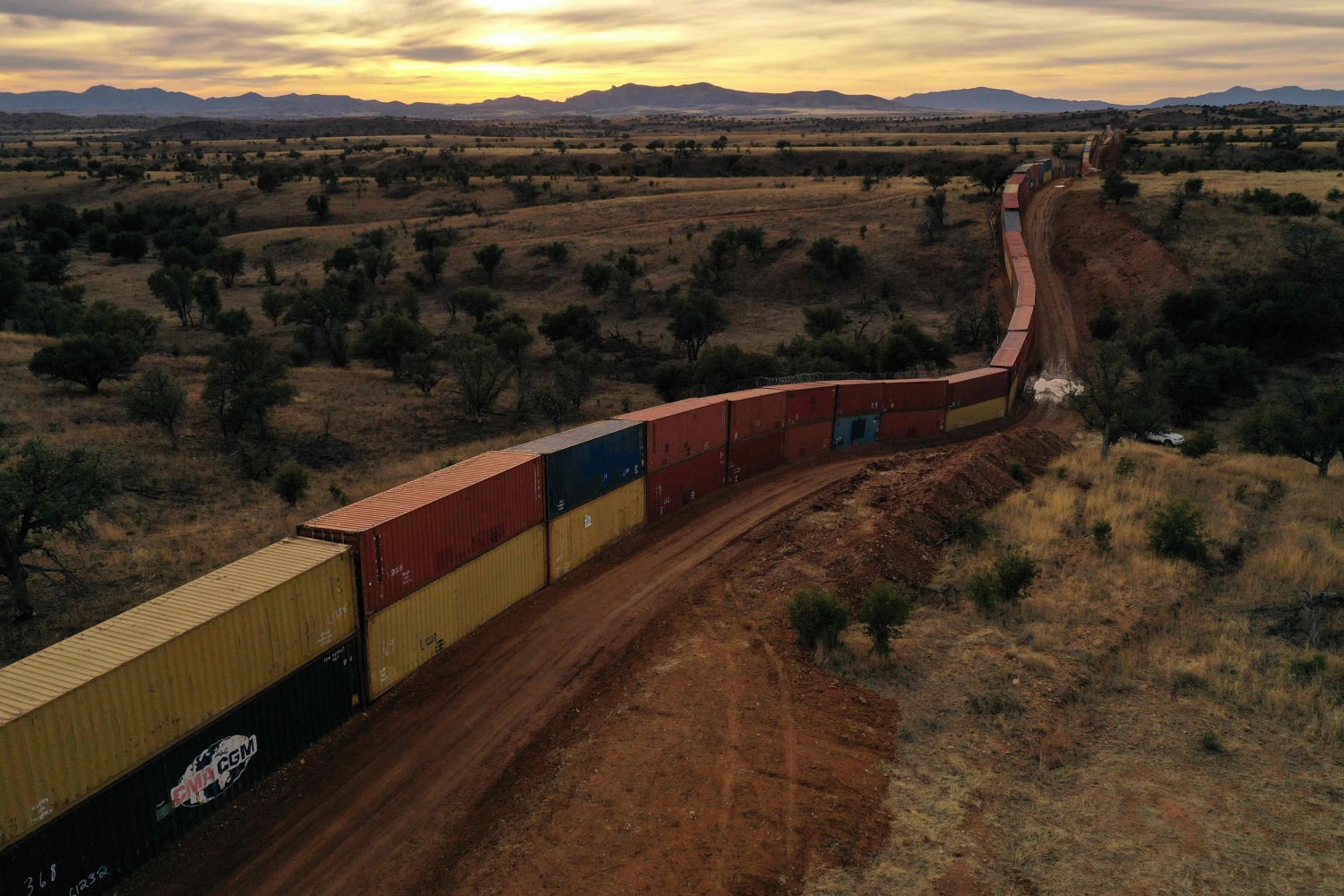 Arizona agrees to dismantle shipping container border wall