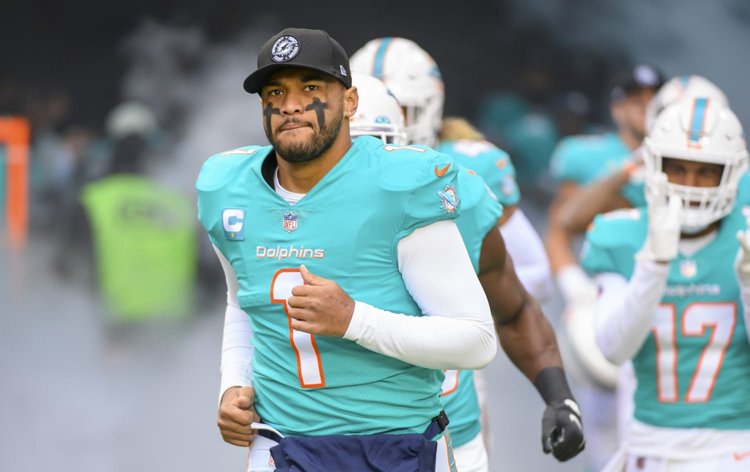 Tua Tagovailoa injury: Dolphins QB suffers injury on hard hit in Week 4 TNF  - DraftKings Network