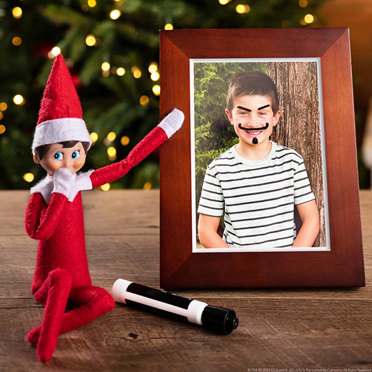 30 Fun and Creative Elves on the Shelf Ideas to Make Your Holiday ...