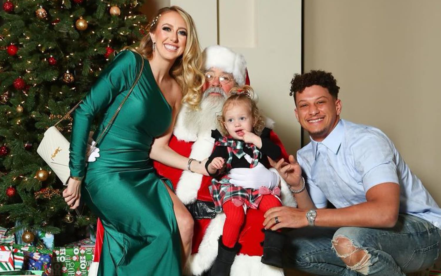 Radio Host CLAIMS Mahomes tells fiance and brother to STAY HOME next  season! 