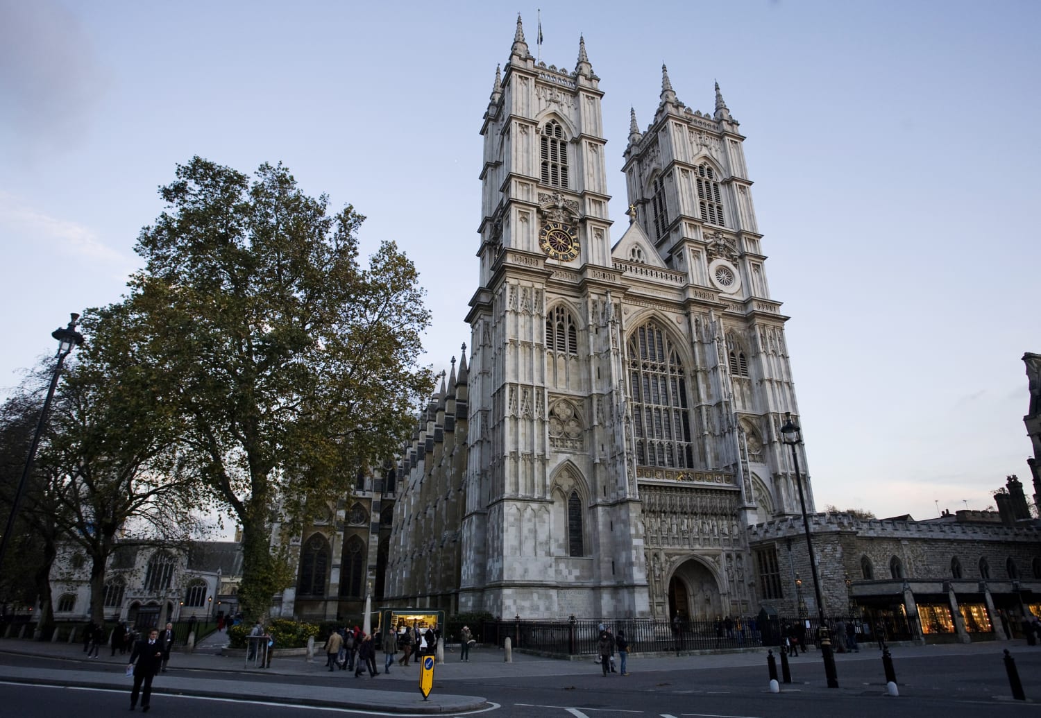 Church of England Acknowledges Deep Divide on Homosexuality Issue