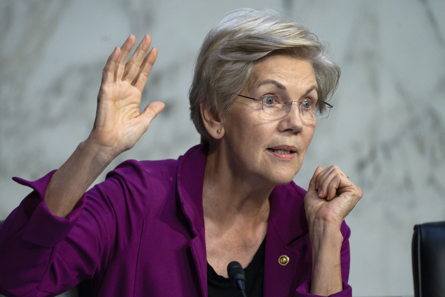 Warren and Porter unveil bill to repeal the Trump Bank Act