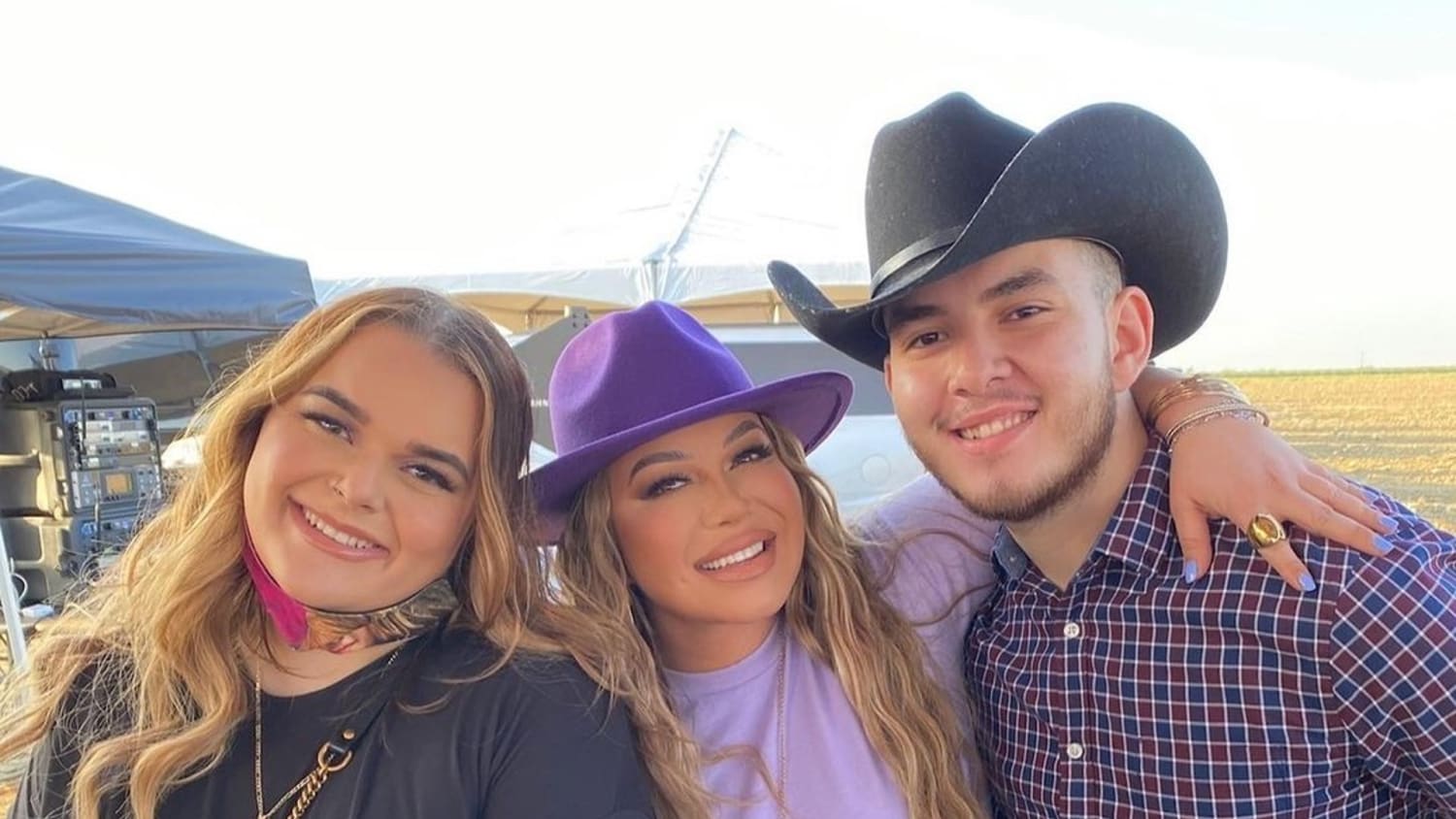 Chiquis sabía que su hermana Jenicka no era hija de Juan López