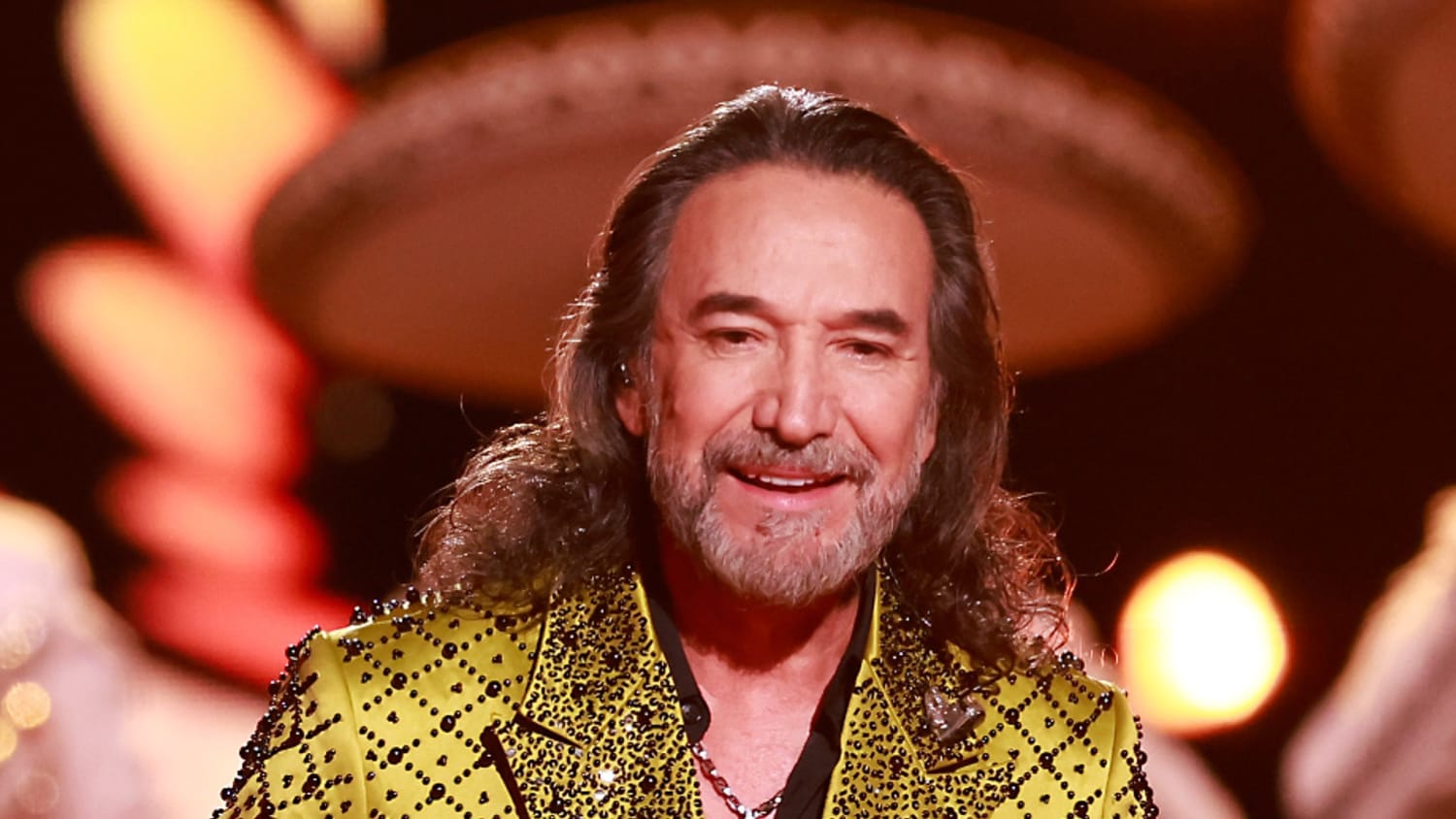 Marco Antonio Solís revela en serie que cayó en exceso de alcohol