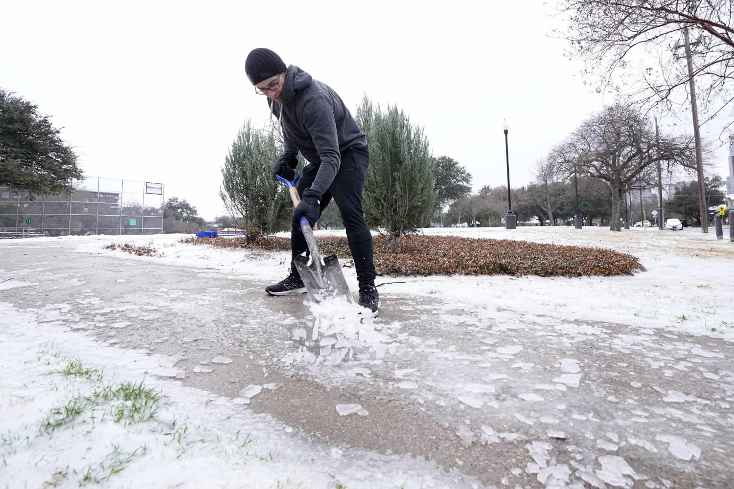 Fresh snow warnings as thousands left without power in -12C Arctic