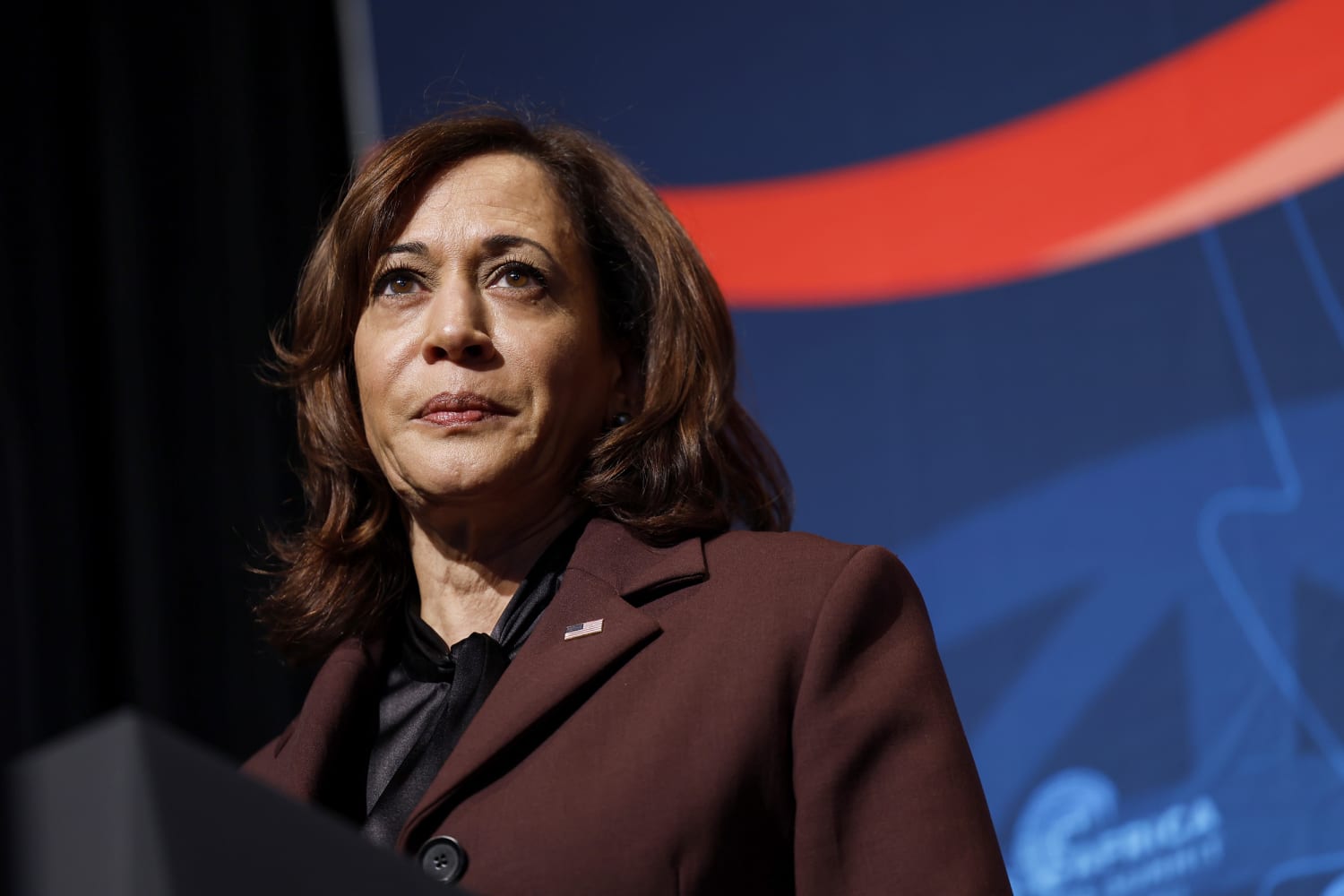Analyzing the Potential Impact of Kamala Harris' Presidential Bid in 2024 - Analysis of Harris' previous political roles