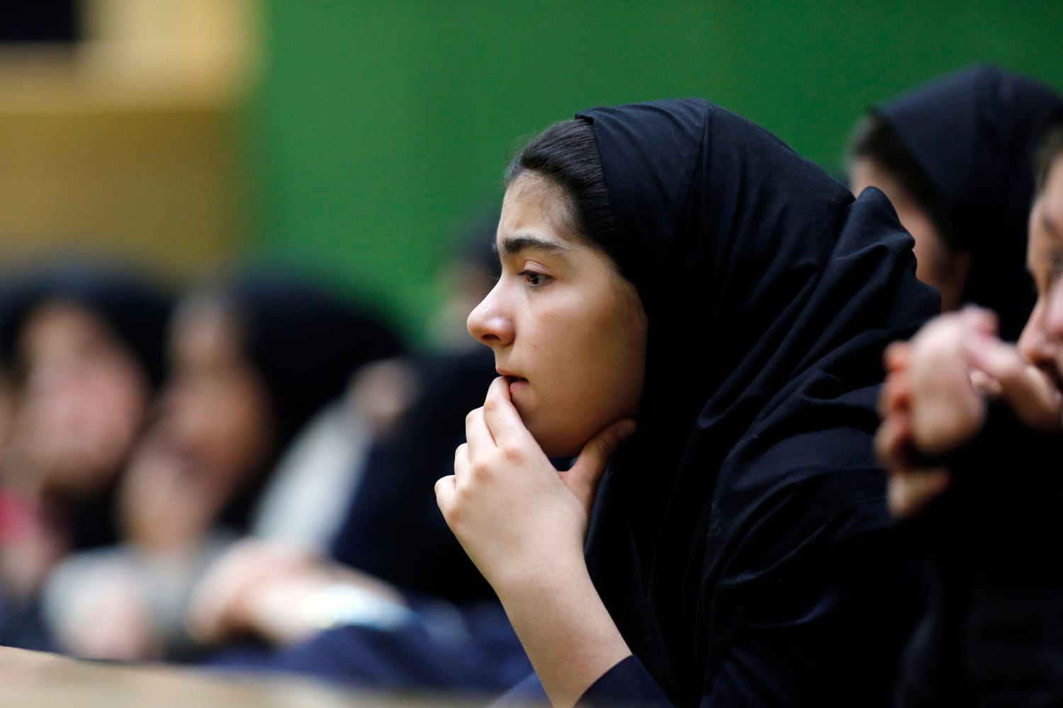 أدخلت أكثر من 100 تلميذة إيرانية إلى المستشفى في موجة جديدة من حالات التسمم المشتبه بها